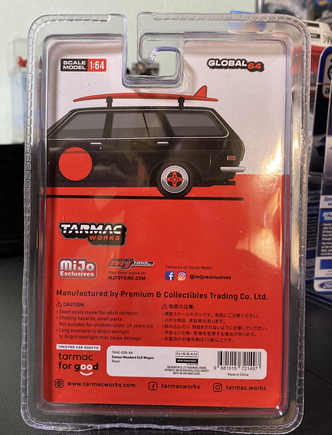Datsun Bluebird 510 Wagon BLACK W/SURFBOARD 1/64 TARMAC WORKS4
