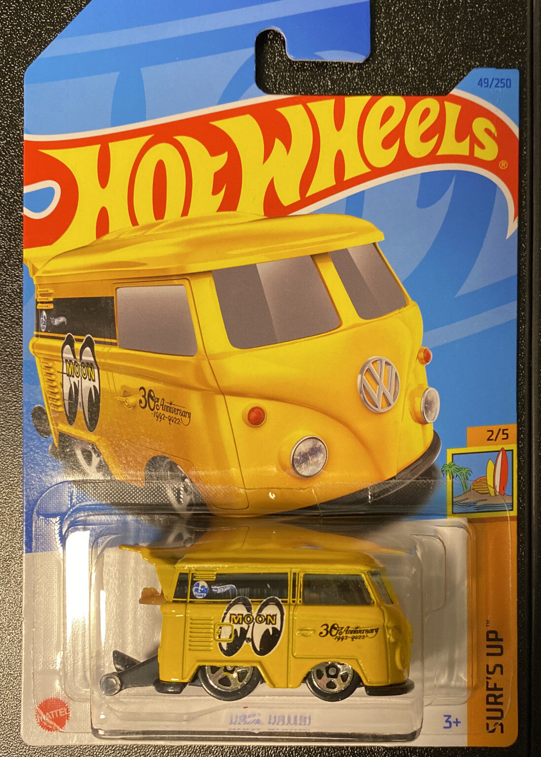Hot Wheels Kool Kombi Moon Eyes Livery in Card Protector6