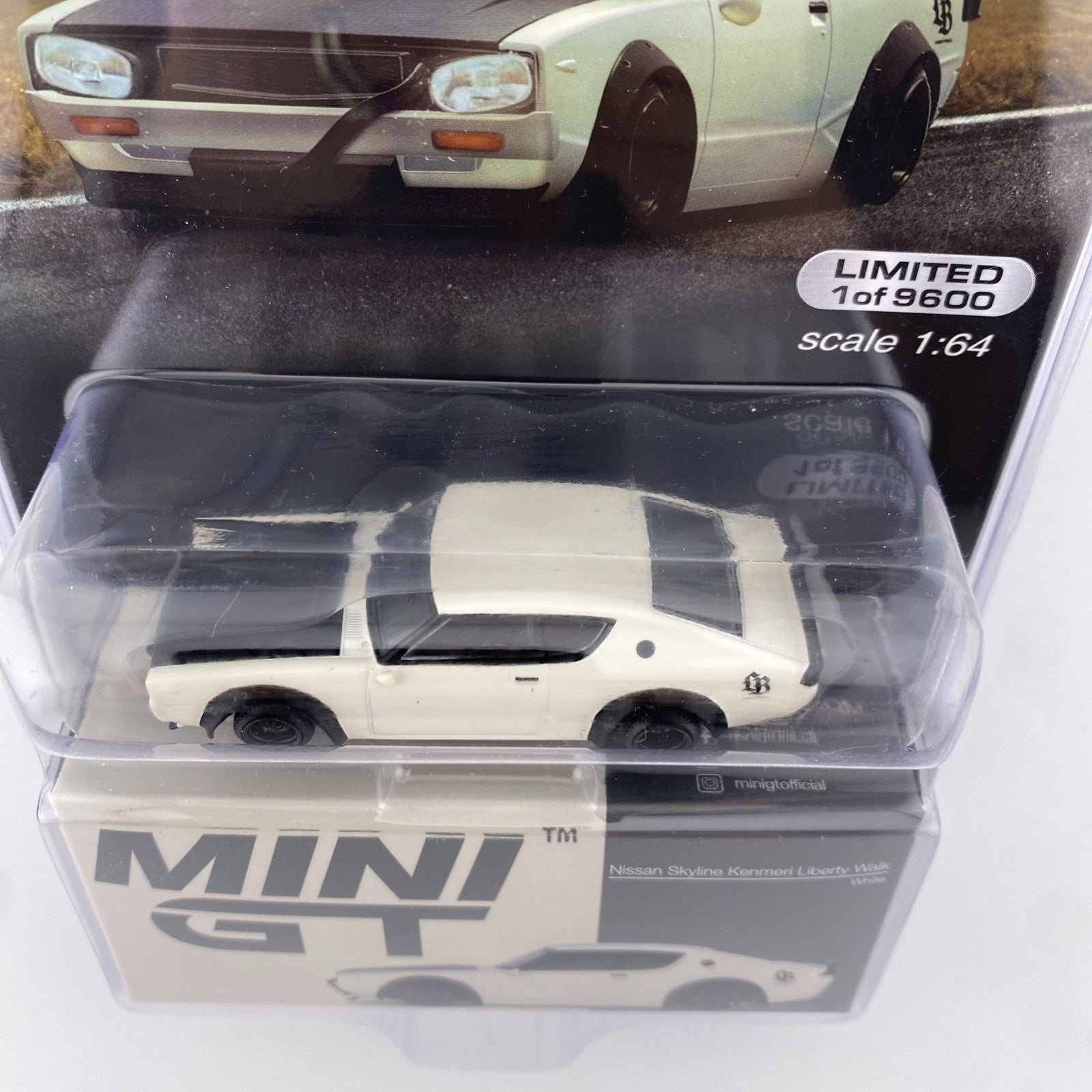 Nissan Skyline Kenmeri Liberty Walk White   Mini GT MGT 007022