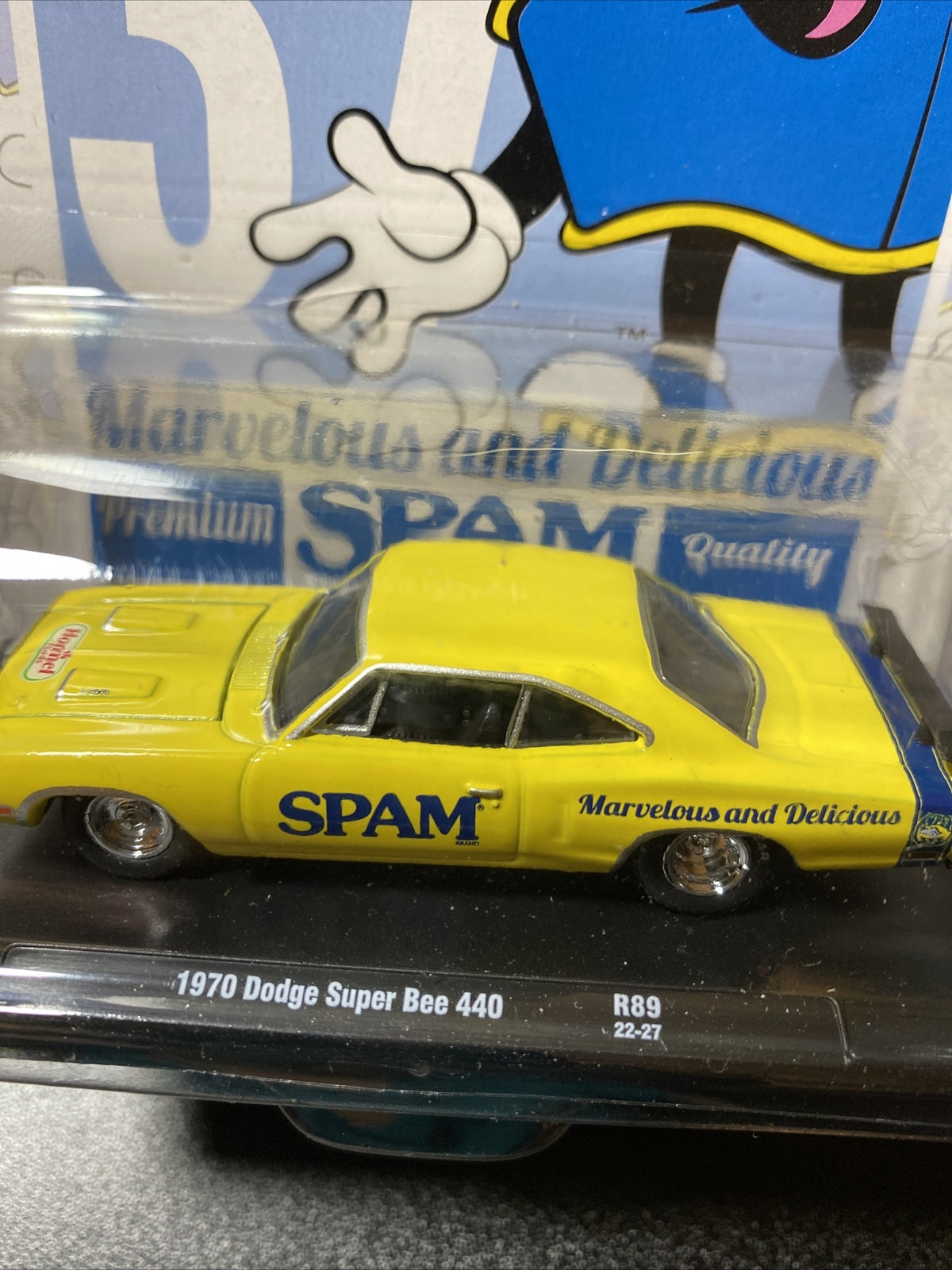 2022 M2 Machines 1970 Dodge Super Bee 440 Spam Yellow 1:64 Scale2