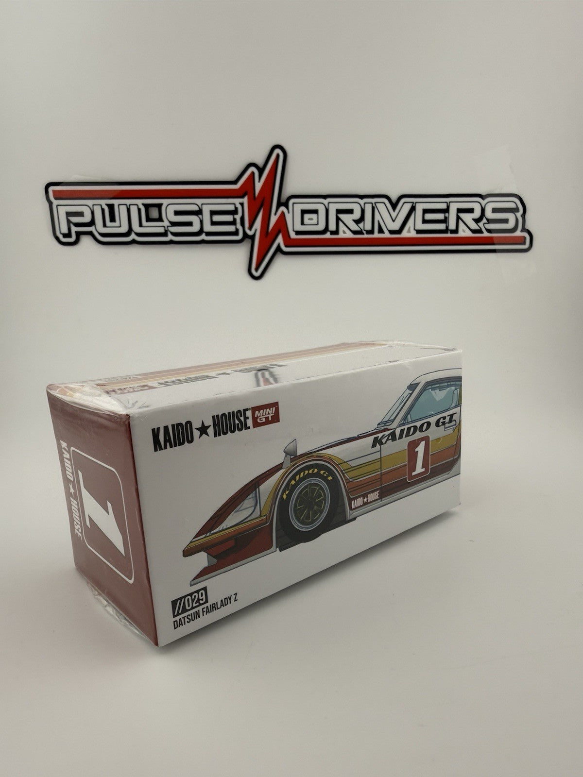 Datsun Fairlady Z   Mini GT Kaido House KHMG 0292