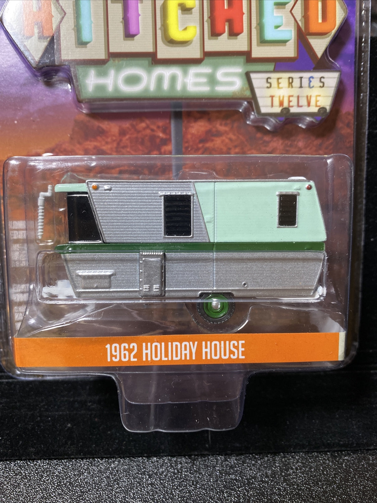 Greenlight 1:64 Hitched Homes 34120 A 1962 Holiday House2
