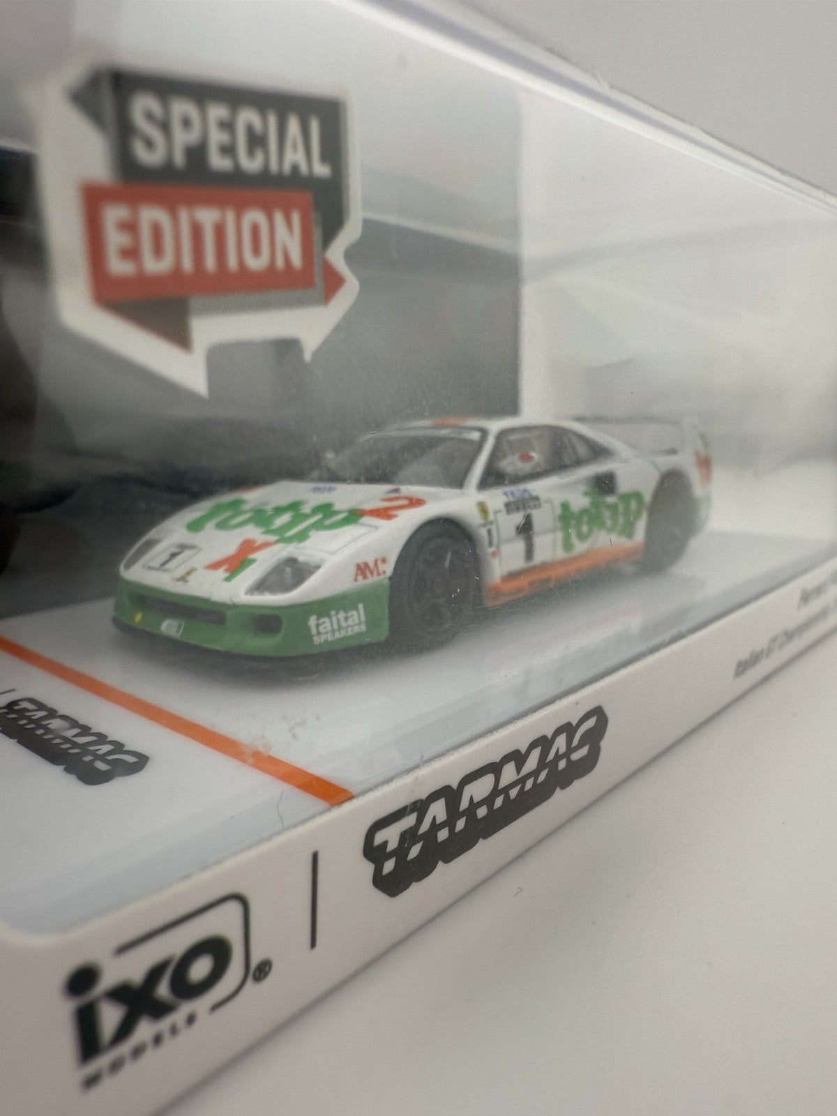 Tarmac Works Ferrari F40 GT Italian Championship 1994 White T64 076 94IGT013