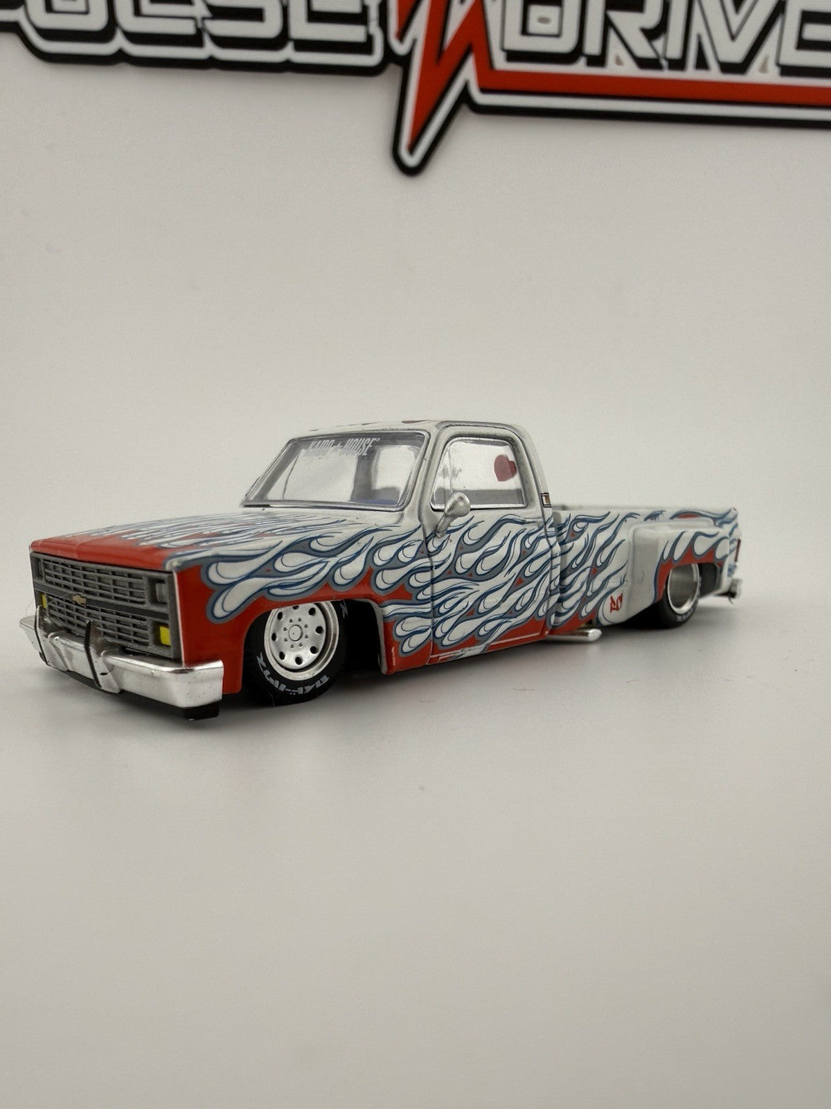 Chevrolet Silverado Dually Kaido House On Fire White   Kaido House KHMG 157 Open6