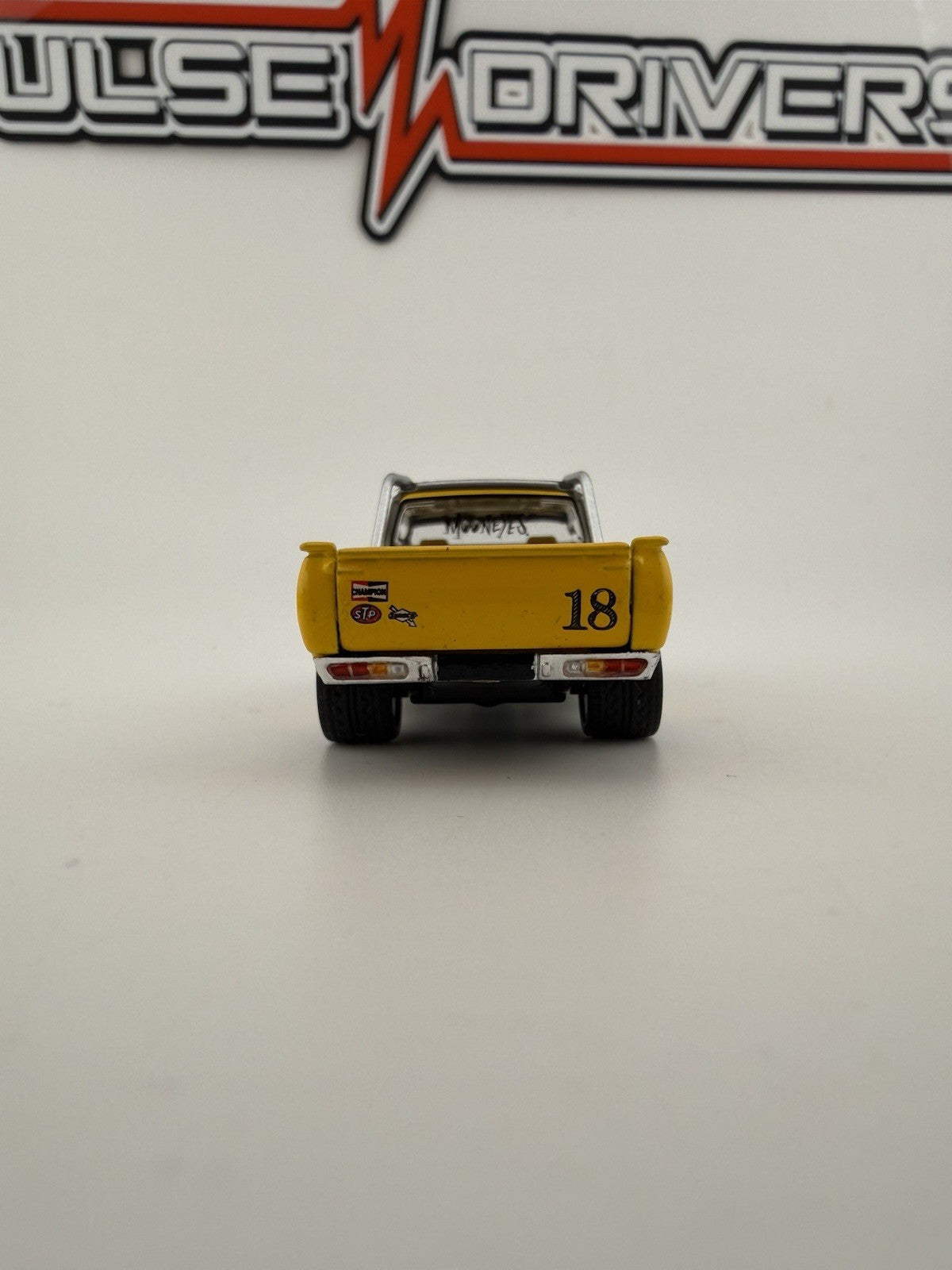 Pandem Datsun 620 pickup Mooneyes Yellow Poprace PR64-0250 Open Box6