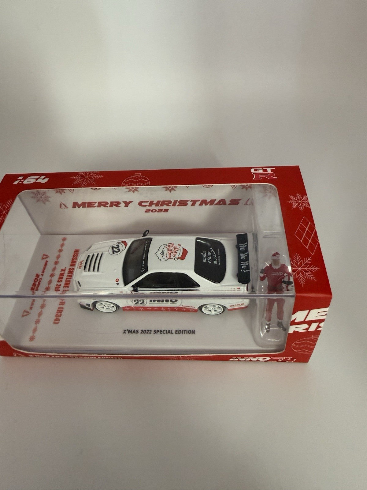 Chase   Nissan Skyline GT R (R34) Red   INNO64 IN64 R34RT XMAS22 Christmas2