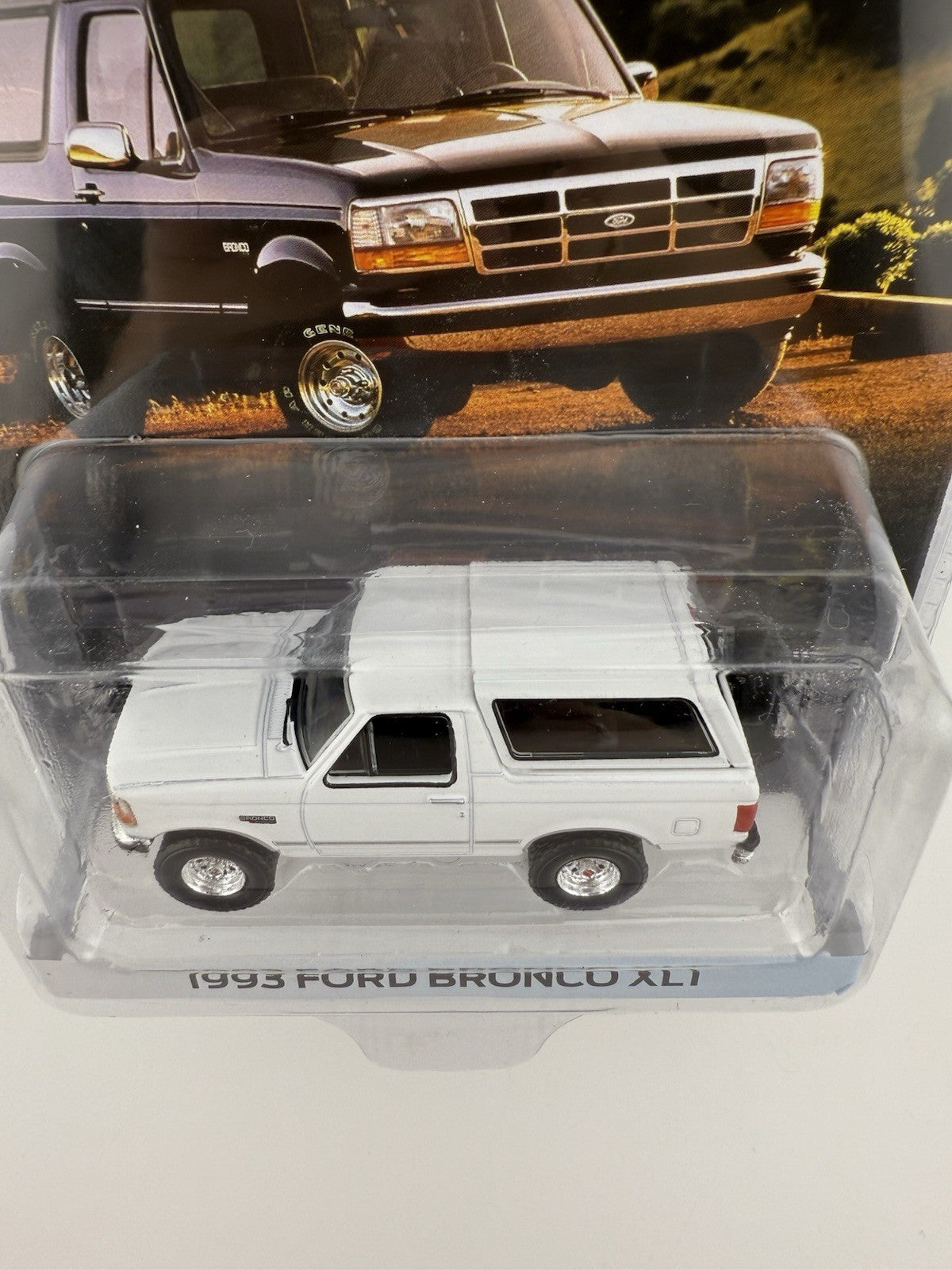 1993 Bronco XLT, Oxford White, Hobby Exclusive Greenlight 304523