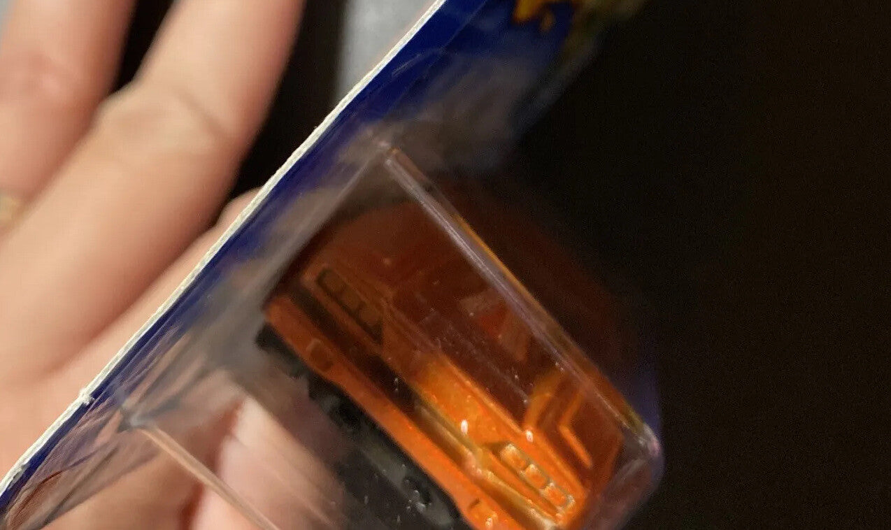 Hot Wheels 2022 collector number 196 Wheels Lamborghini Countach in Protector6