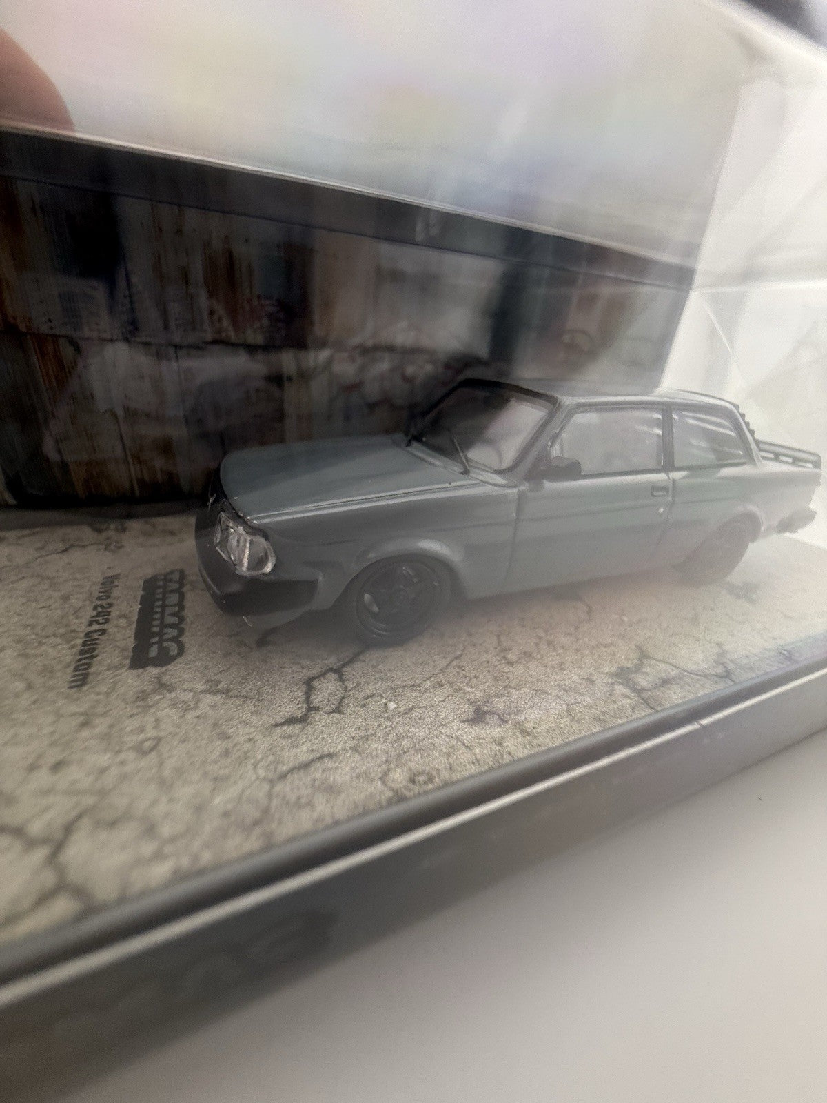 Volvo 242 Custom Gray   Tarmac Works T64R 050 GRY4