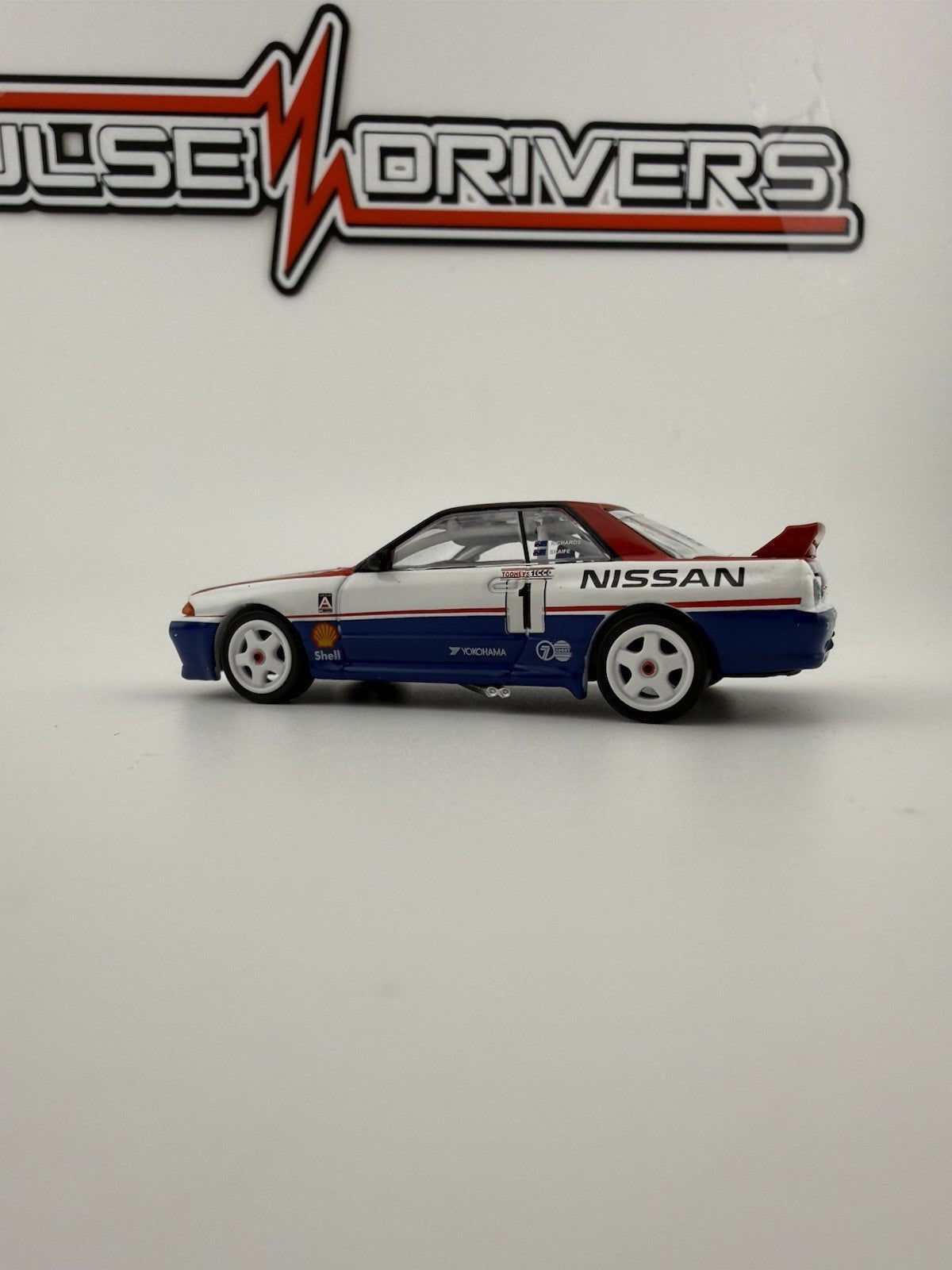 Nissan Skyline GT-R R32 Poprace Australian Diecast Expo Exclusive PR64-01831