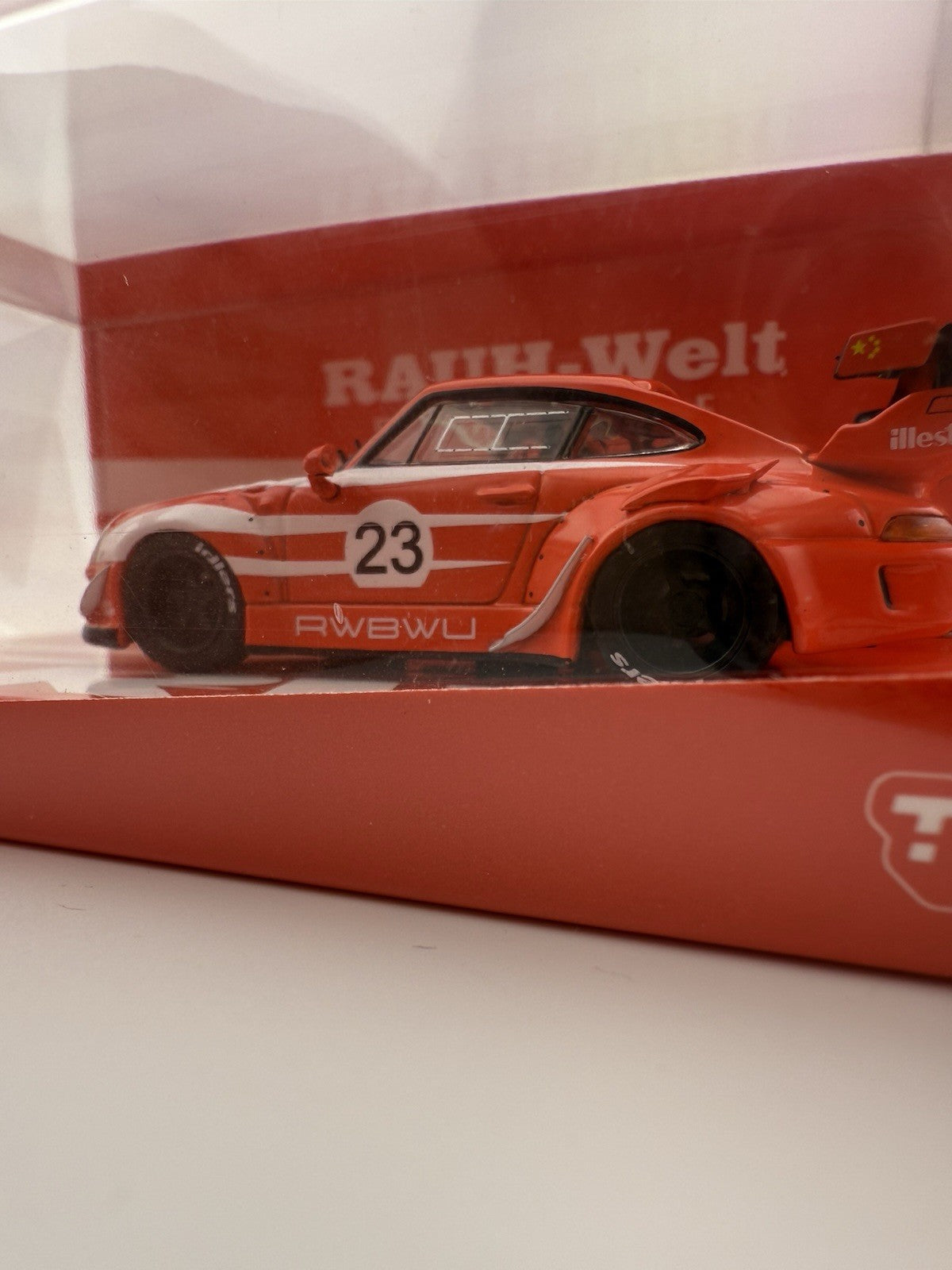 RWB 993 Red / White   Tarmac Works T64 017 WU RWBWU 234