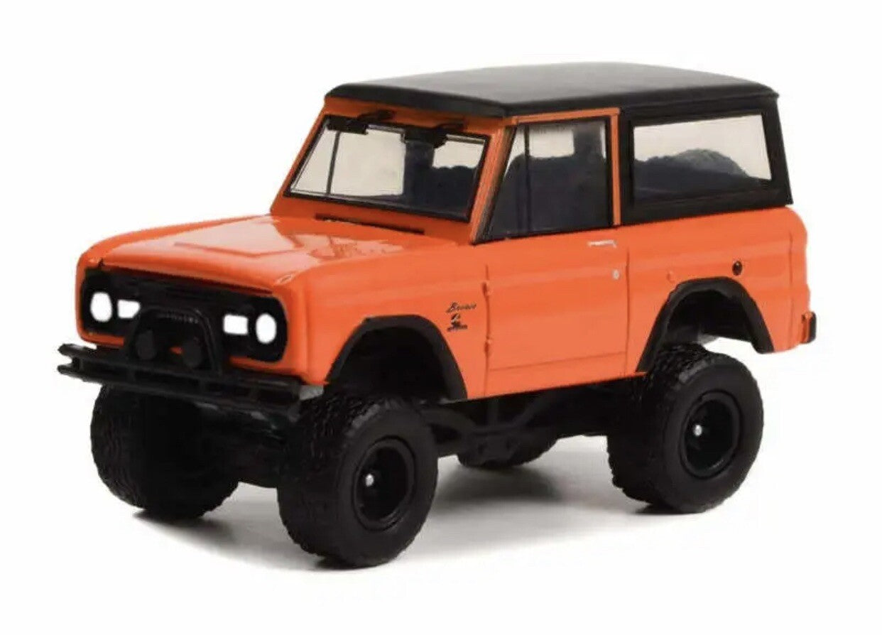 1967 Ford Bronco Custom SUV   GreenLight   1:64 Scale Diecast Car3