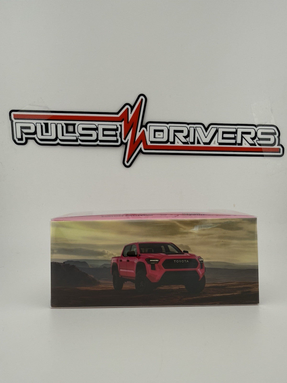 Toyota Tacoma TRD PRO Pink   GCD Diecast Talk DTG0040 PINK Sealed4