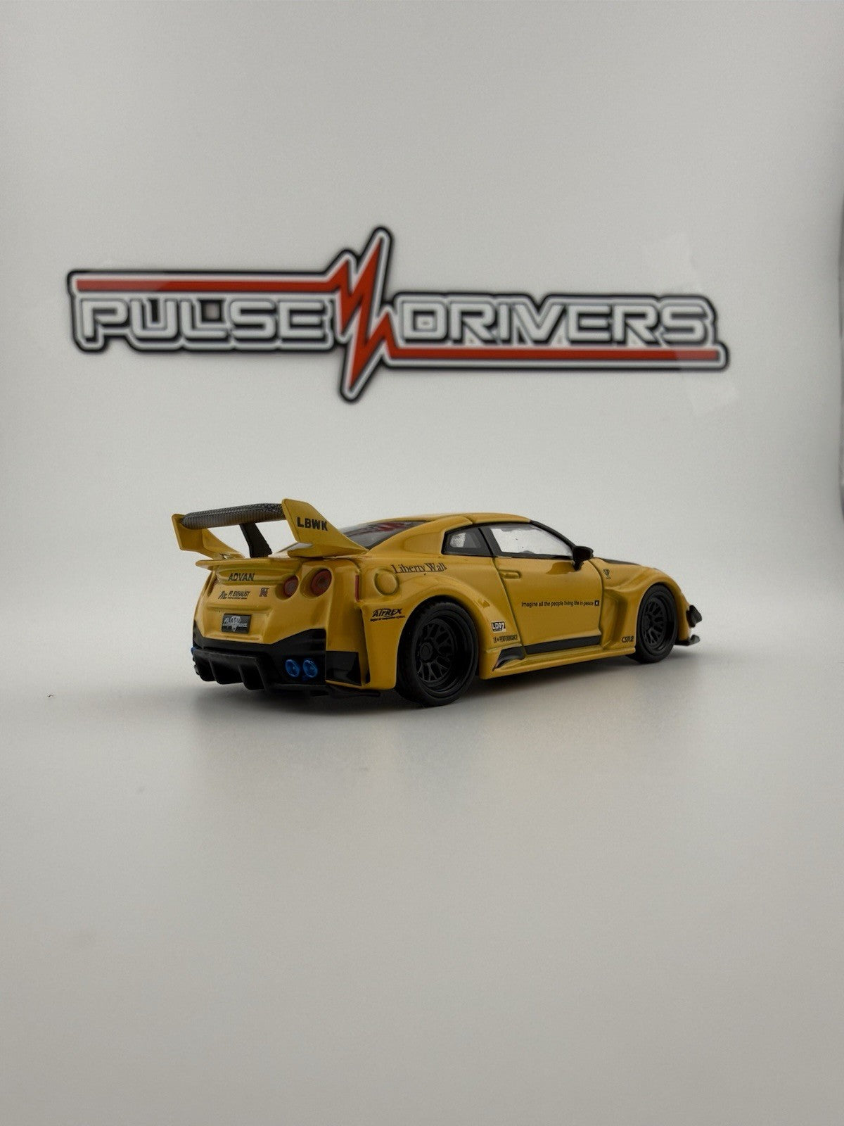 LB Silhouette Works Nissan 35GT RR   Yellow Mini GT 182 Open Box5