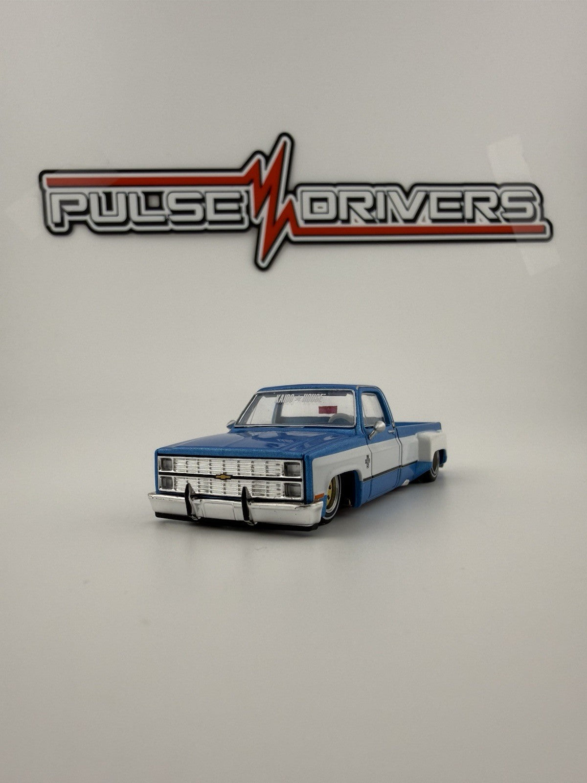 Chevrolet Silverado Dually Vintage Spec V1   Kaido House 192   Open Box4