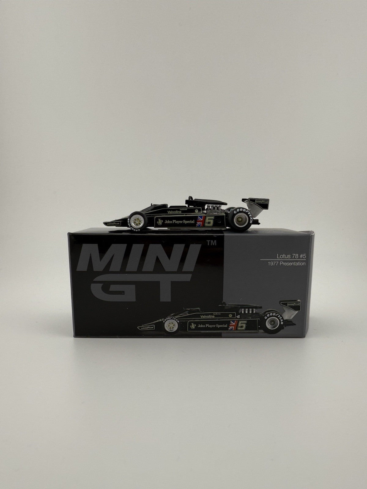 Lotus 78 Black   Mini GT MGT 00489 #5 / 1977 Presentation    Open Box0