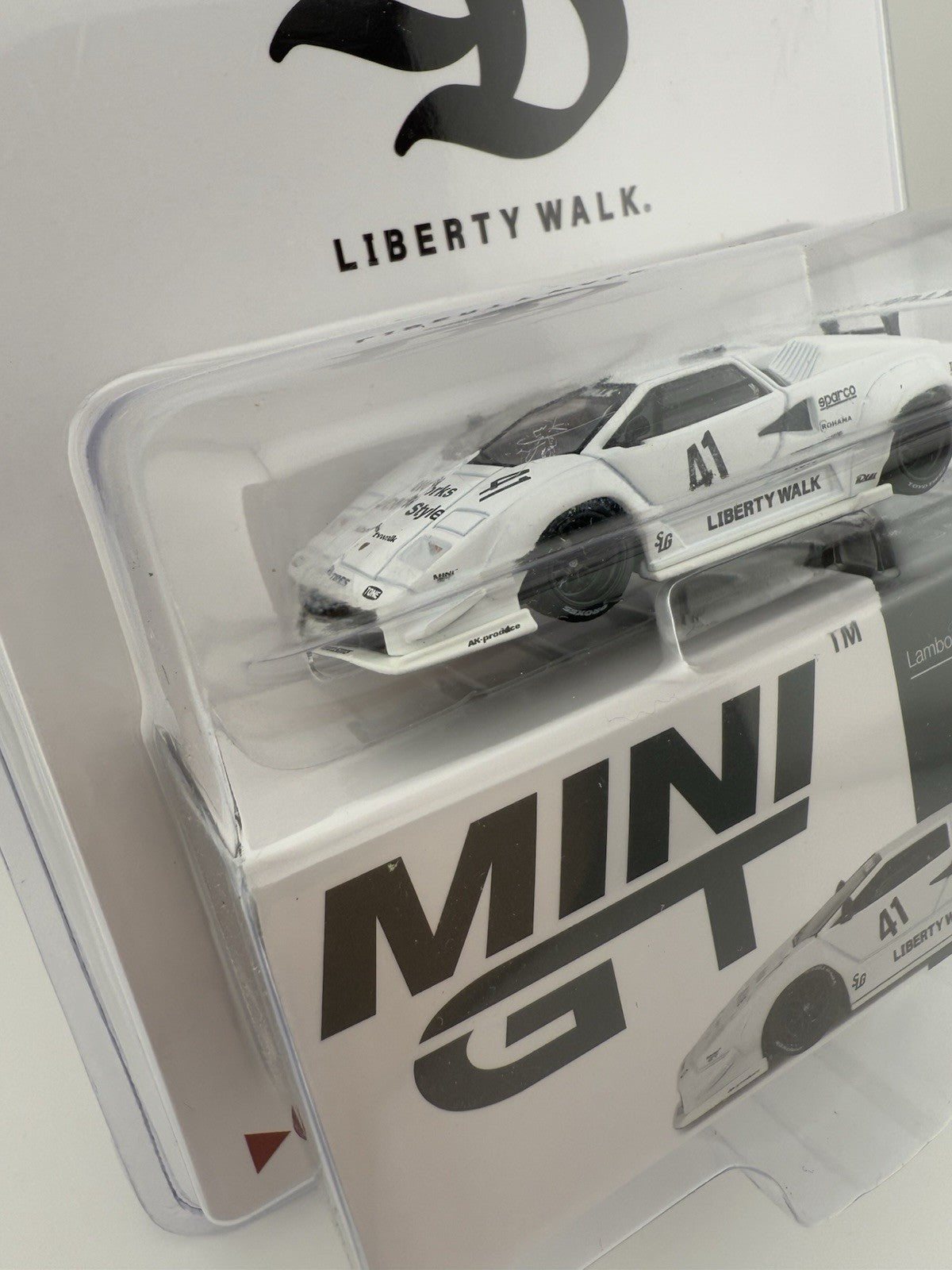 Lamborghini Countach LB Works White   Mini GT MGT 00966 LBWK PK3