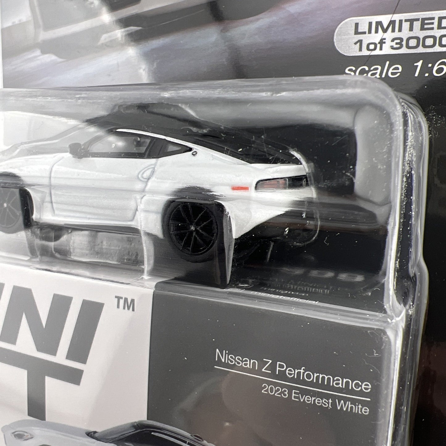 Nissan Z Everest White   Mini GT MGT 00599 Performance 20235