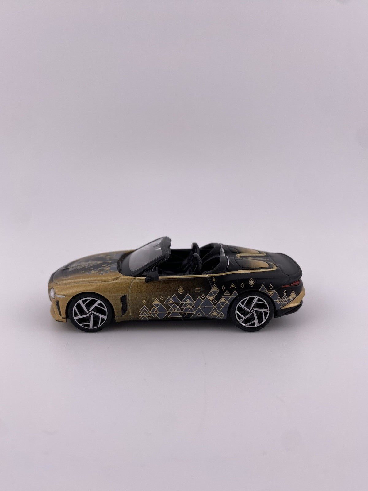 Bentley Mulliner Bacalar Mini GT MGT 00660 2023 Christmas Edition Open Box6