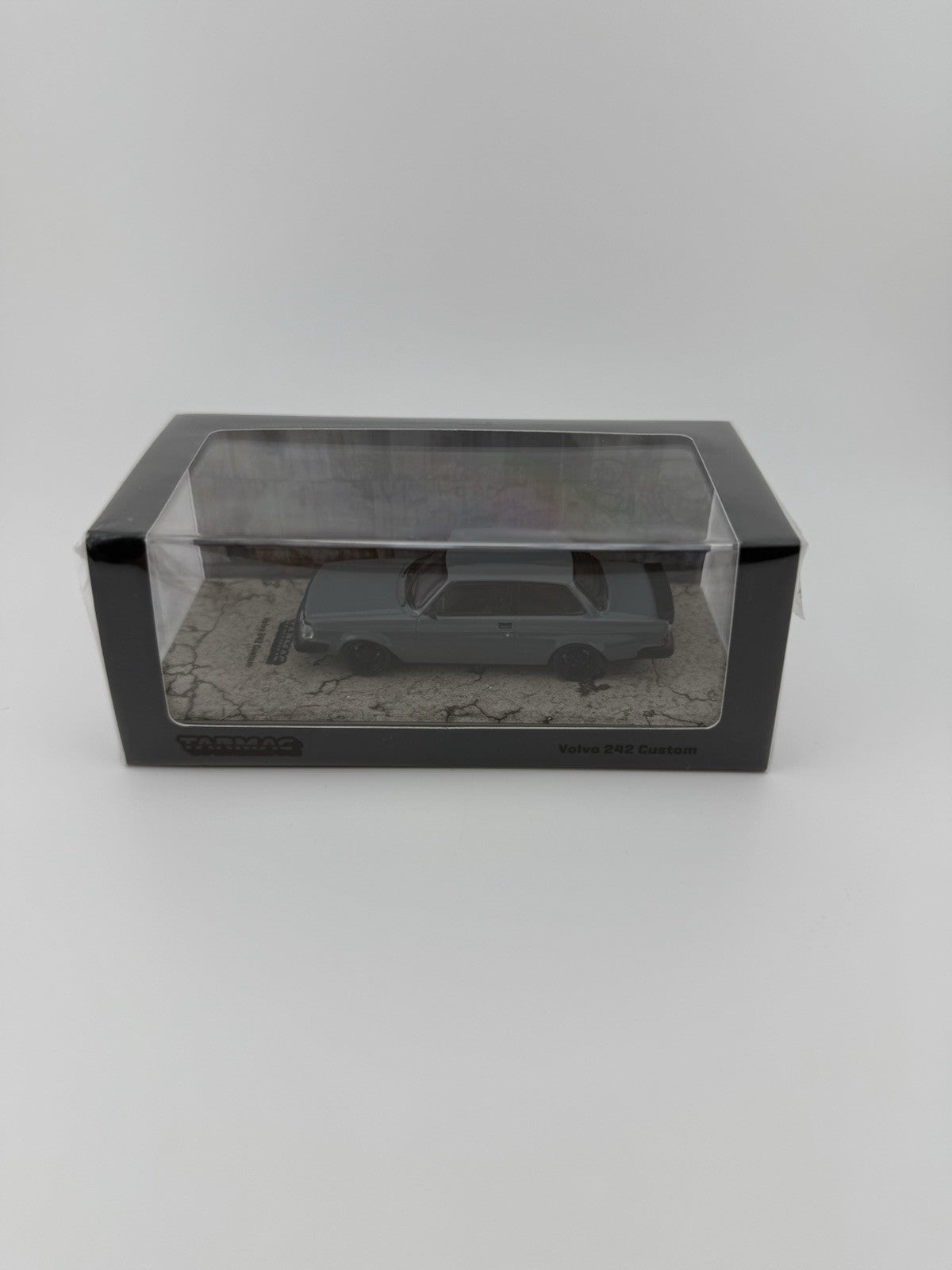 Volvo 242 Custom Gray   Tarmac Works T64R 050 GRY2