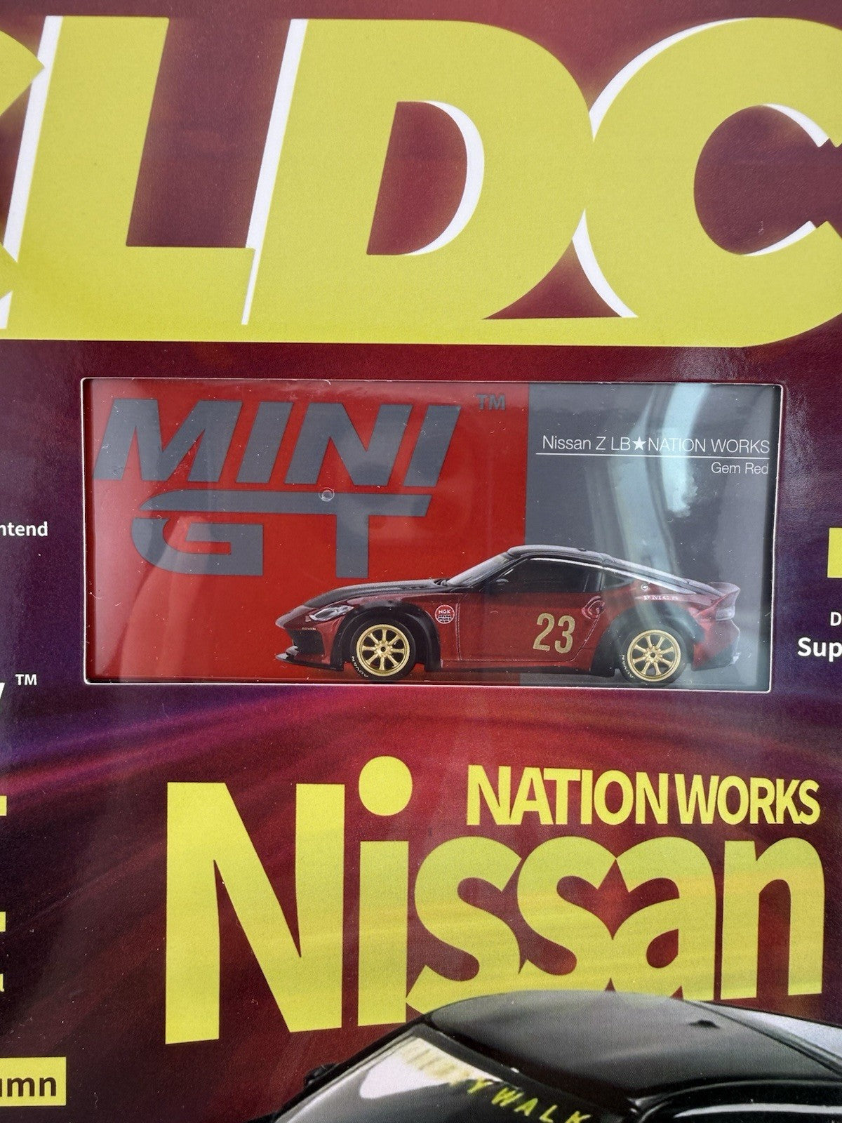 Nissan Z LBWK Gem Red   Mini GT MGT 00737 CLDC Magazine Box New1