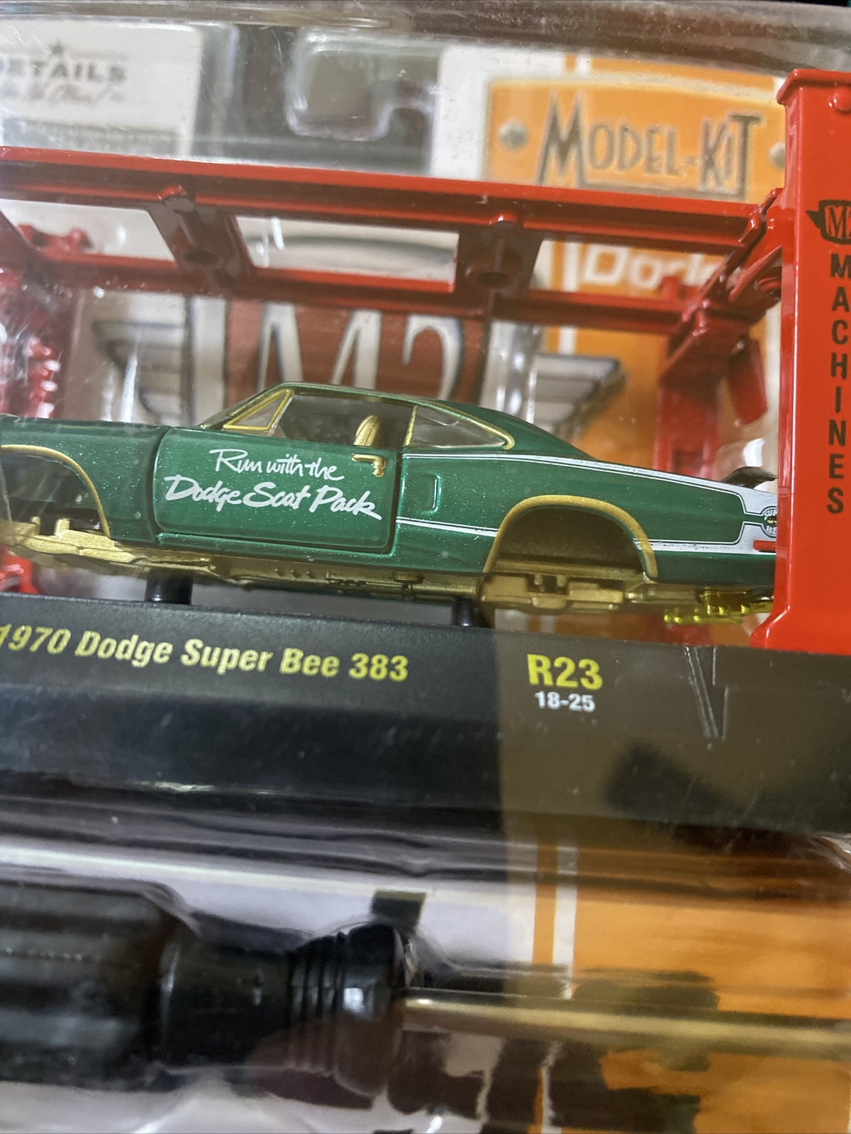 CHASE 1/750 M2 Machines 1970 '70 Dodge Super Bee 383 Green   Model Kit7