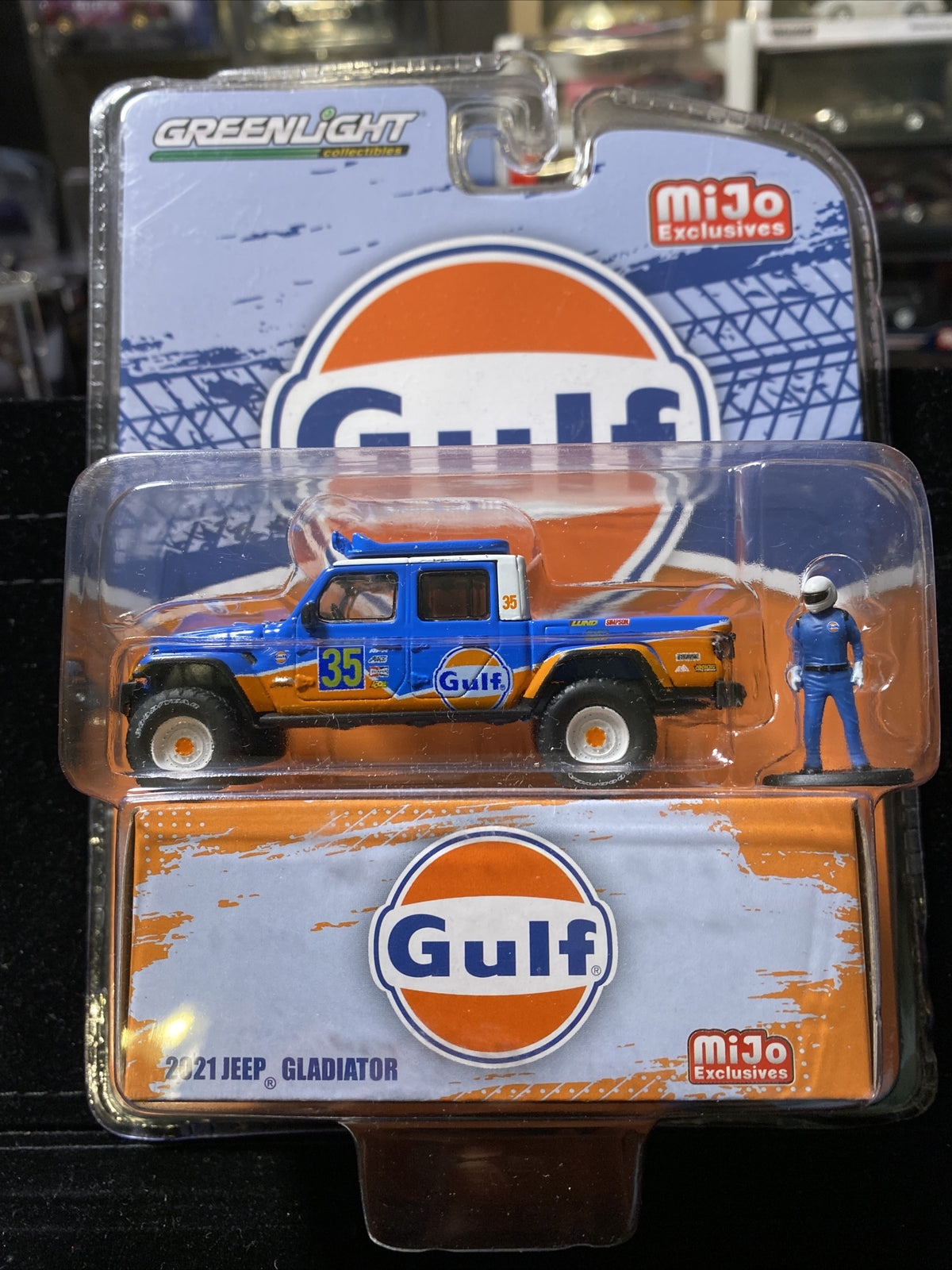 Greenlight 2021  Jeep Gladiator GULF  1:64 Mijo Exclusive with Figure0