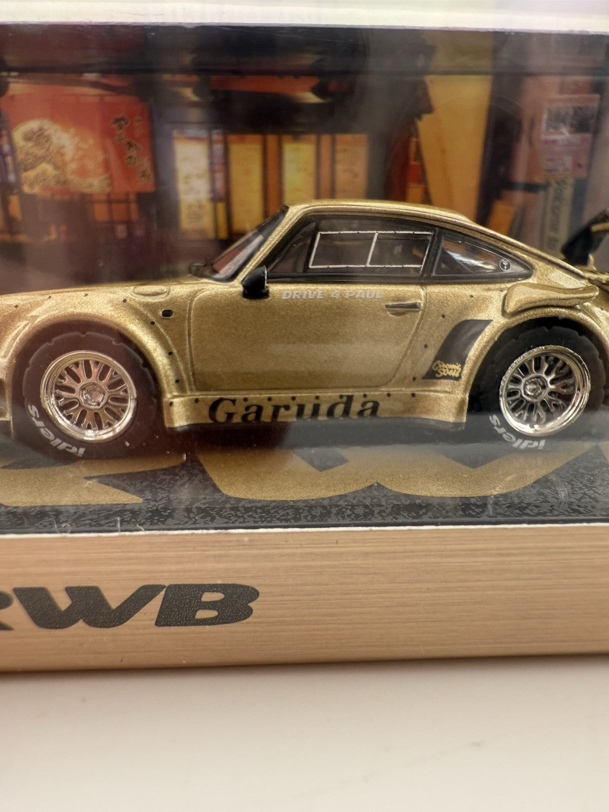 RWB 930 Gold   Tarmac Works T64 015 GA Garuda5