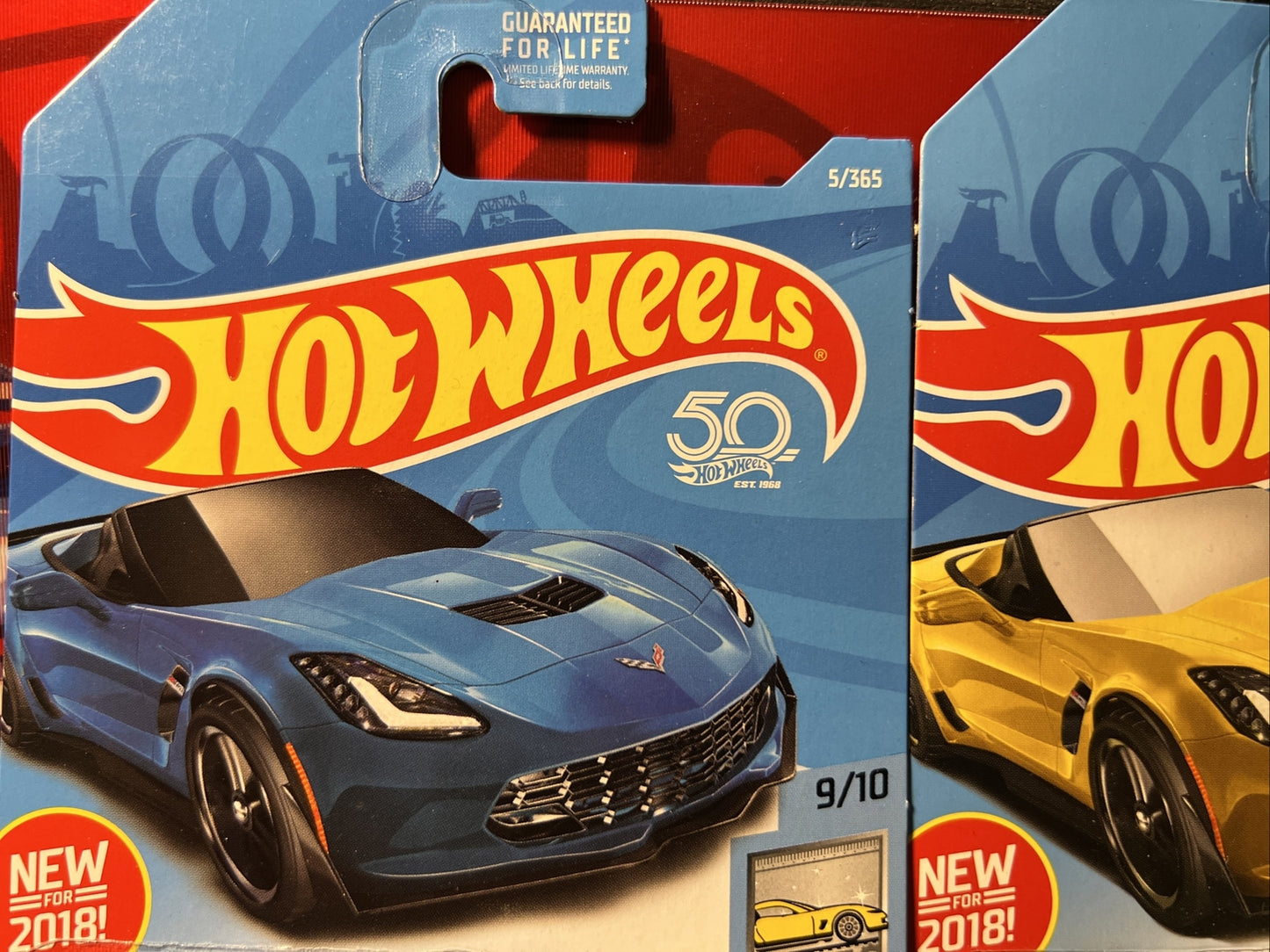 2ea Hot Wheels Corvette C7 Z06 Convertible Blue and Yellow0