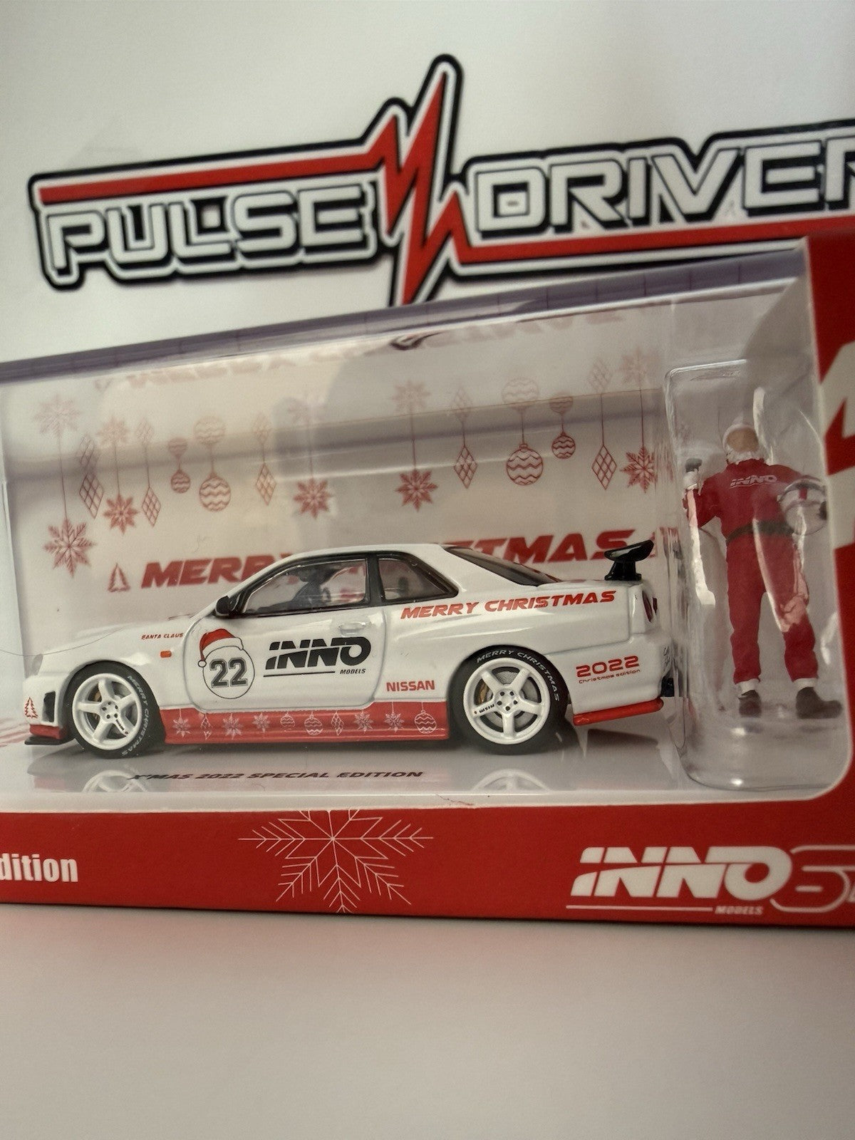 Chase   Nissan Skyline GT R (R34) Red   INNO64 IN64 R34RT XMAS22 Christmas1