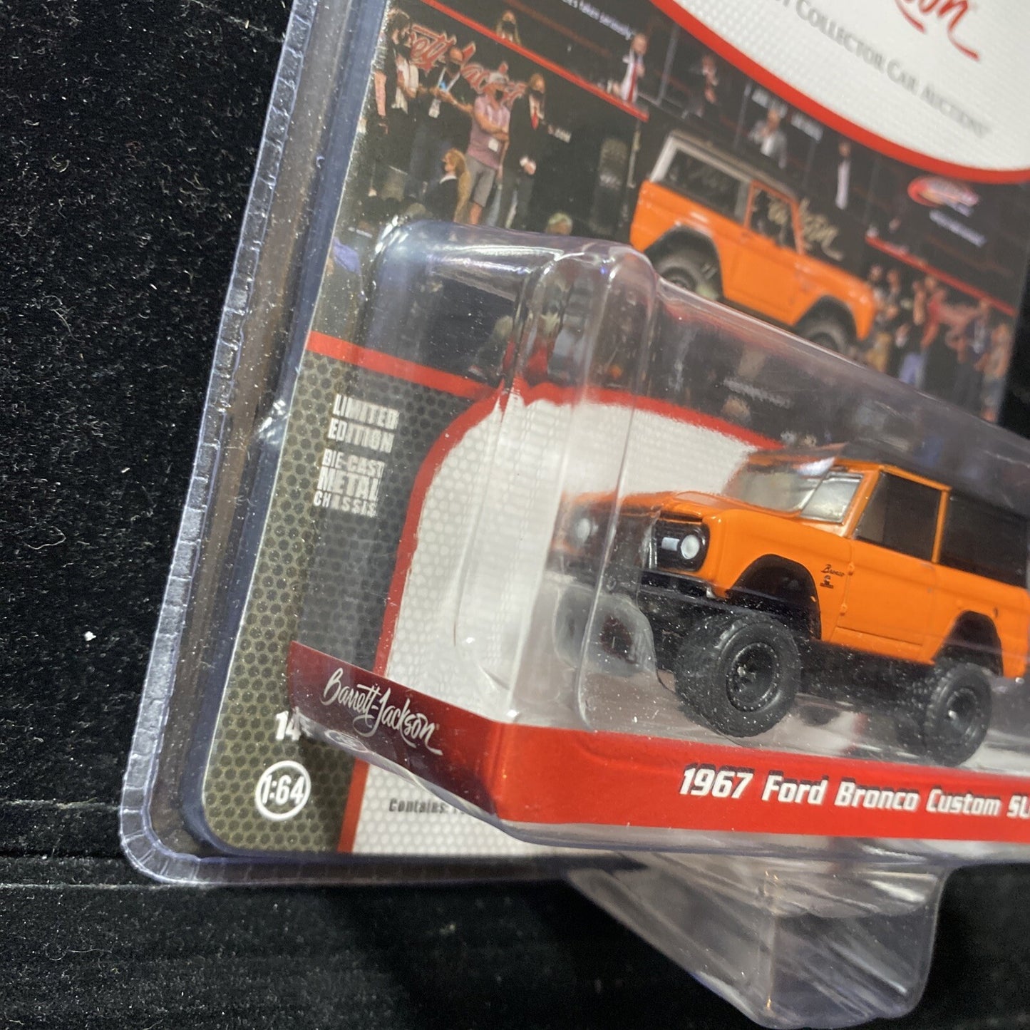 1967 Ford Bronco Custom SUV   GreenLight   1:64 Scale Diecast Car4