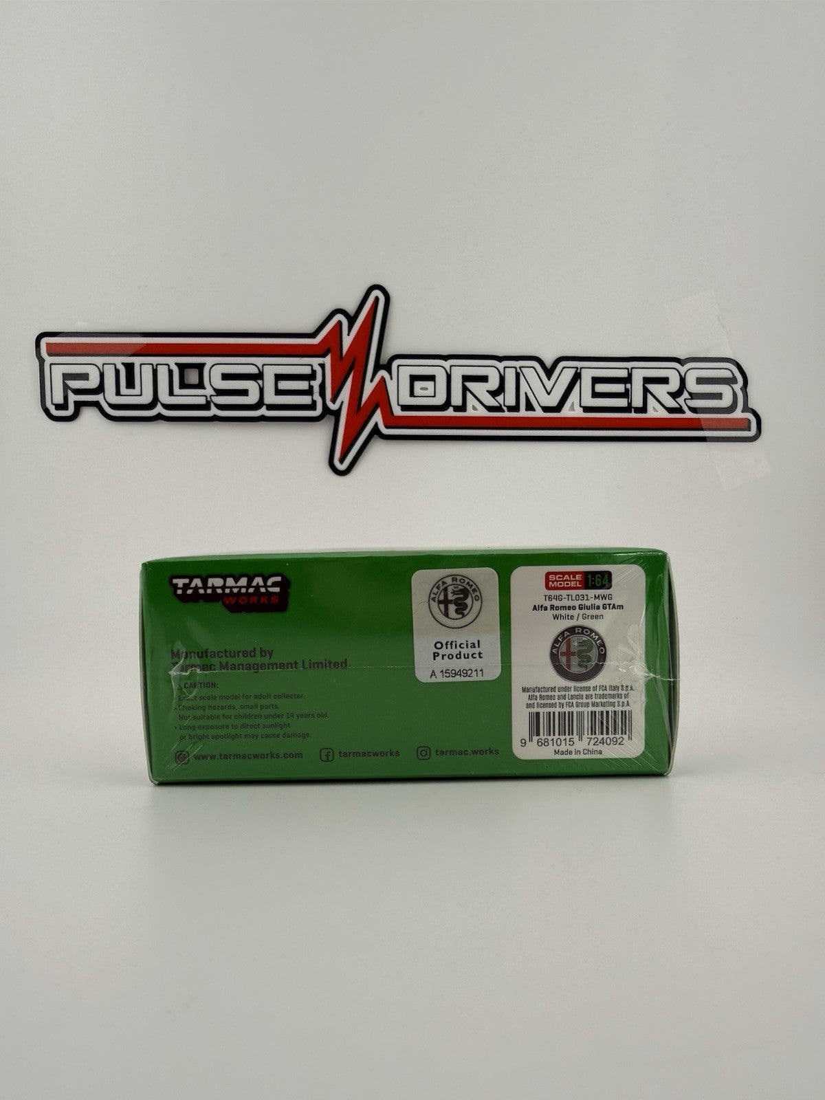 Alfa Romeo Giulia GTAM White w/Green Stripes Tarmac Works T64G TL031 MWG Sealed3