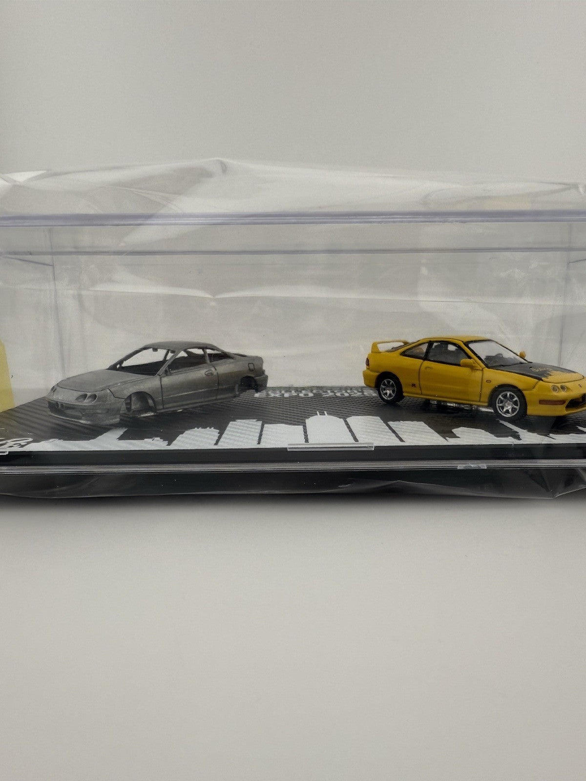 Greenlight Premium 2000 Honda Integra Type R & Raw Casting 1:64 Diecast2