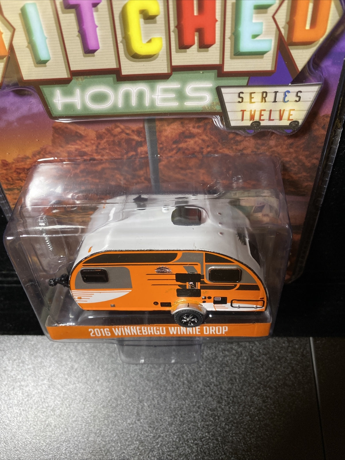 Greenlight 2016 Winnebago Winnie Drop Trailer Hitched Homes Series 123