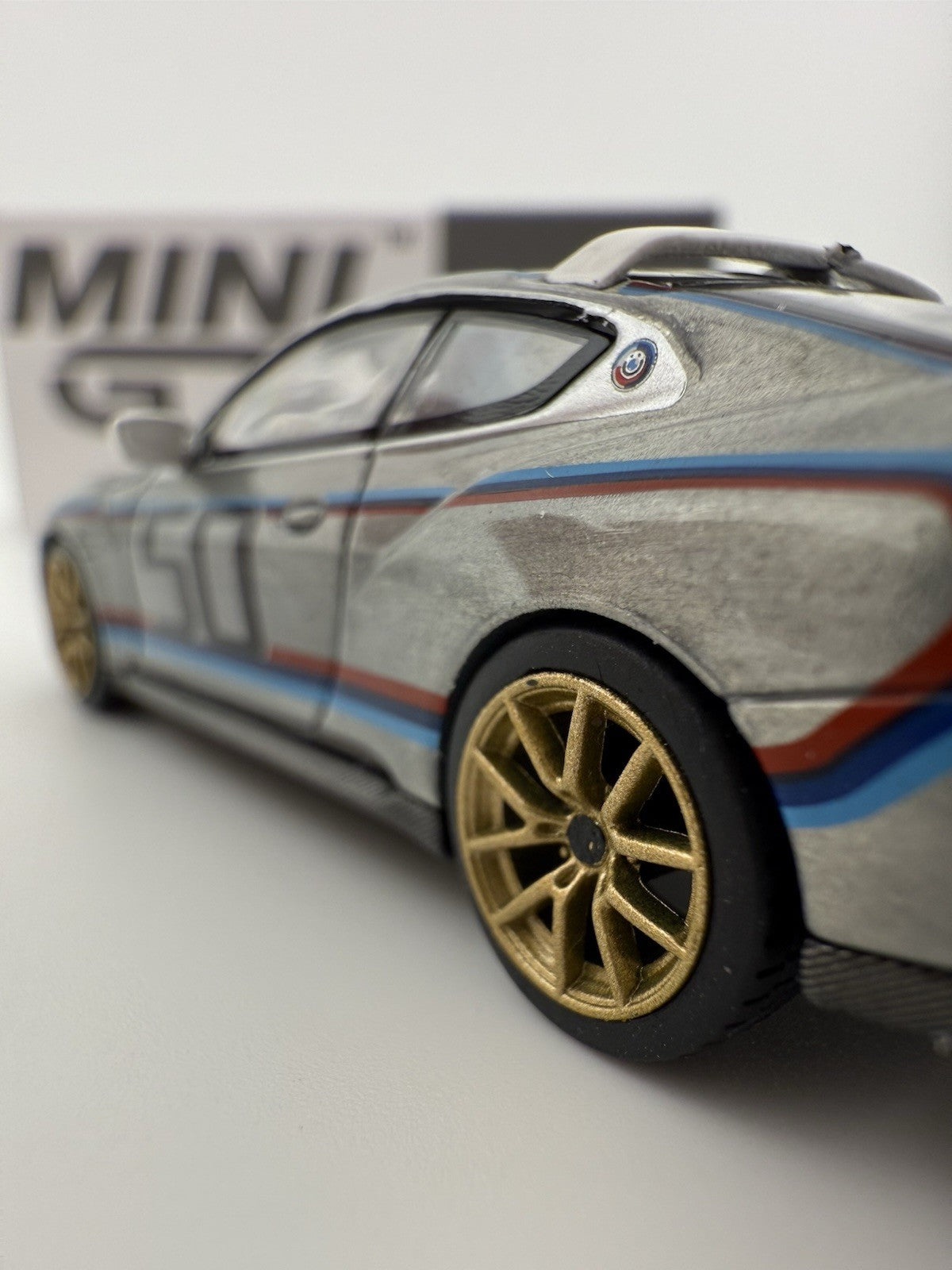 Chase   BMW 3.0 CSL Mini GT MGT 008635