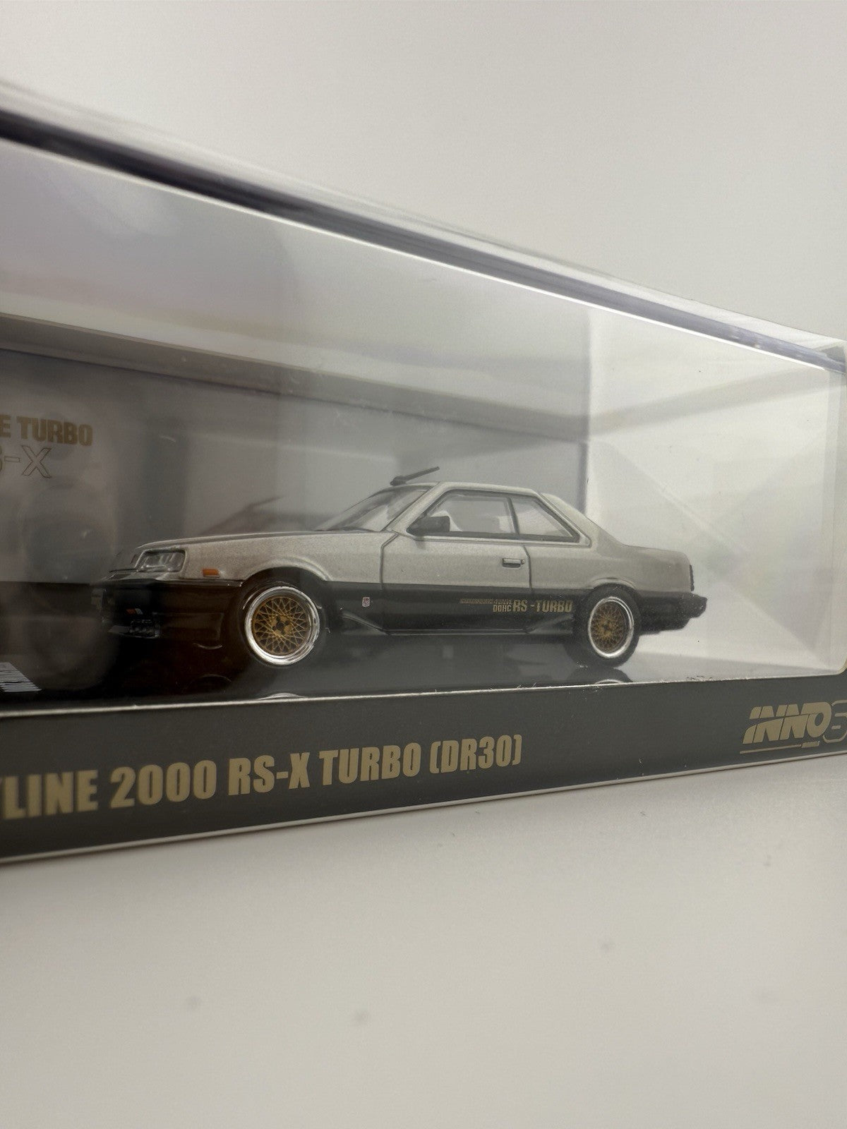 Nissan Skyline 2000 RS X Turbo DR30 RHD SILVER 1/64 BY INNO MODELS IN64 R30 SLBL3