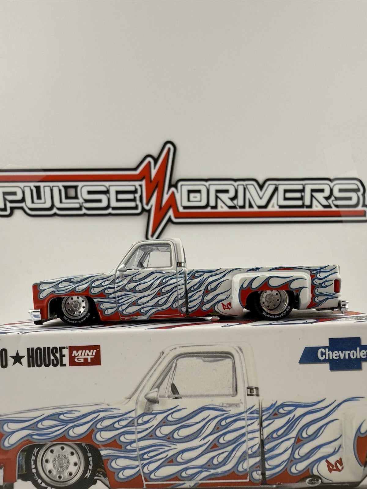 Chevrolet Silverado Dually Kaido House On Fire White   Kaido House KHMG 157 Open1
