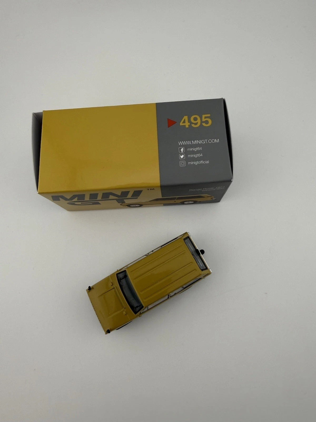 Range Rover 1971 Bahama Gold   Mini GT MGT 00495   Open Box4