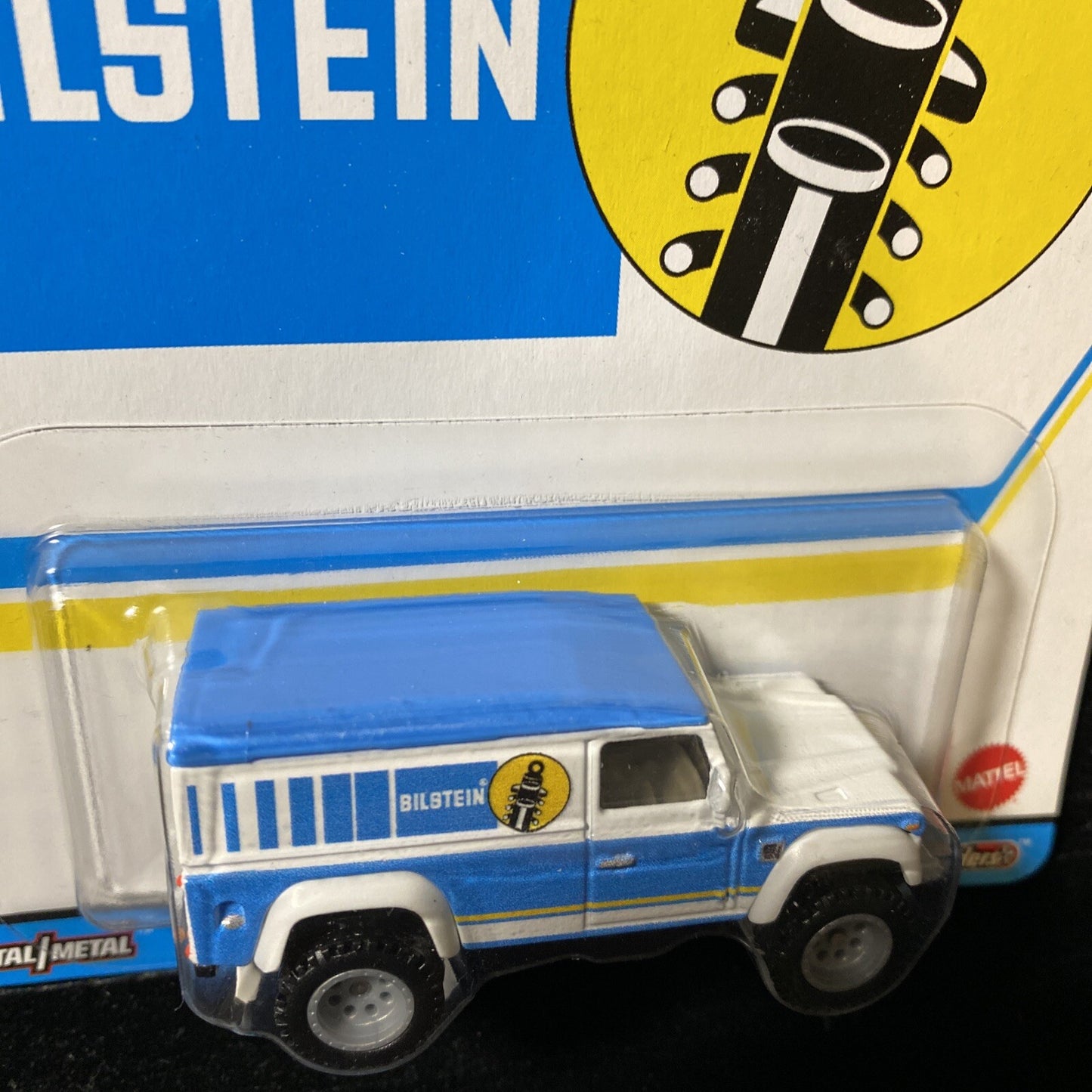Hot Wheels Land Rover Defender 110 Hardtop Bilstein 1:64 Speed Shop Garage2