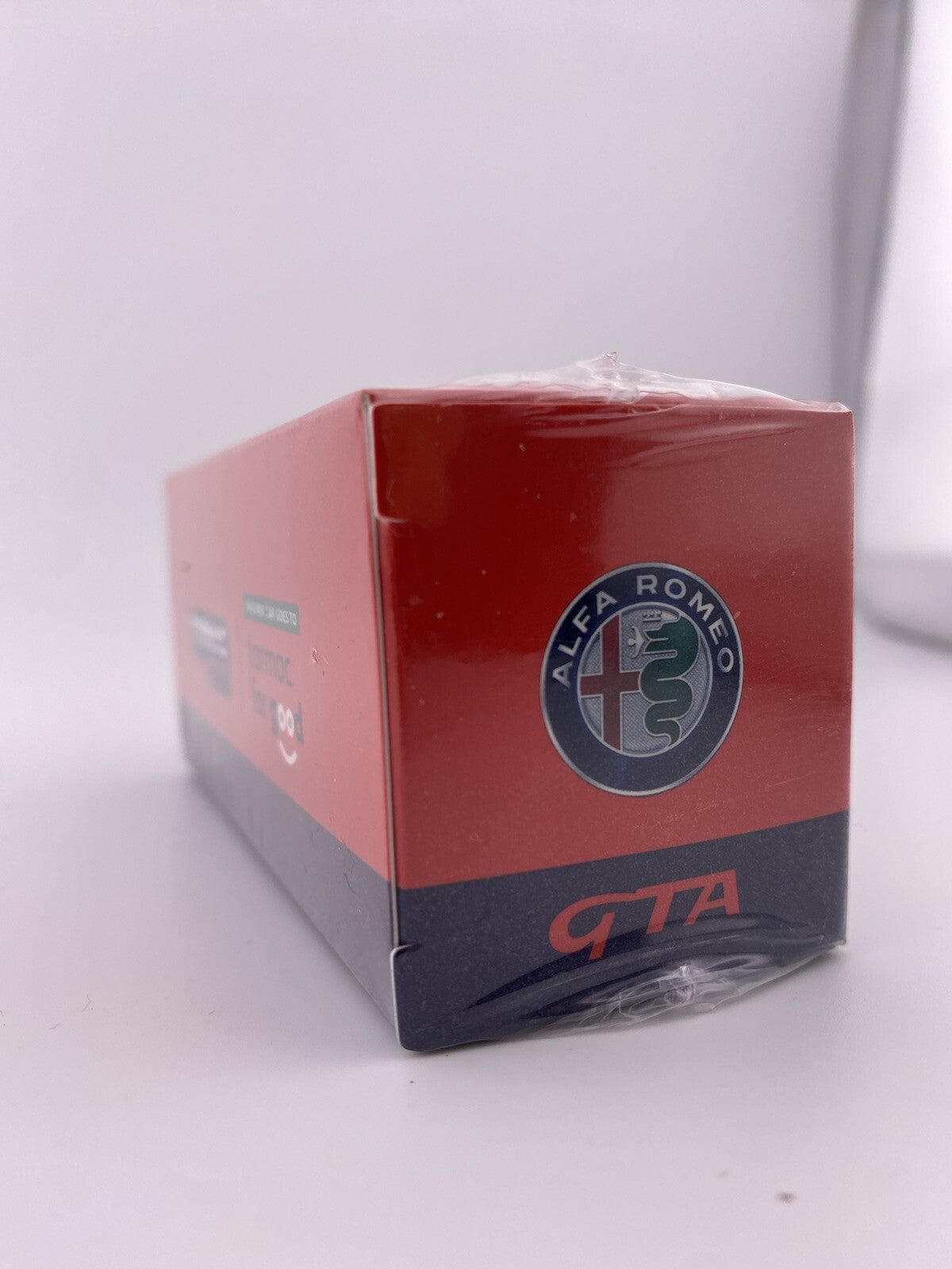 Alfa Romeo Giulia GTAm   Red / White   Tarmac Works   T64G TL031 RW3