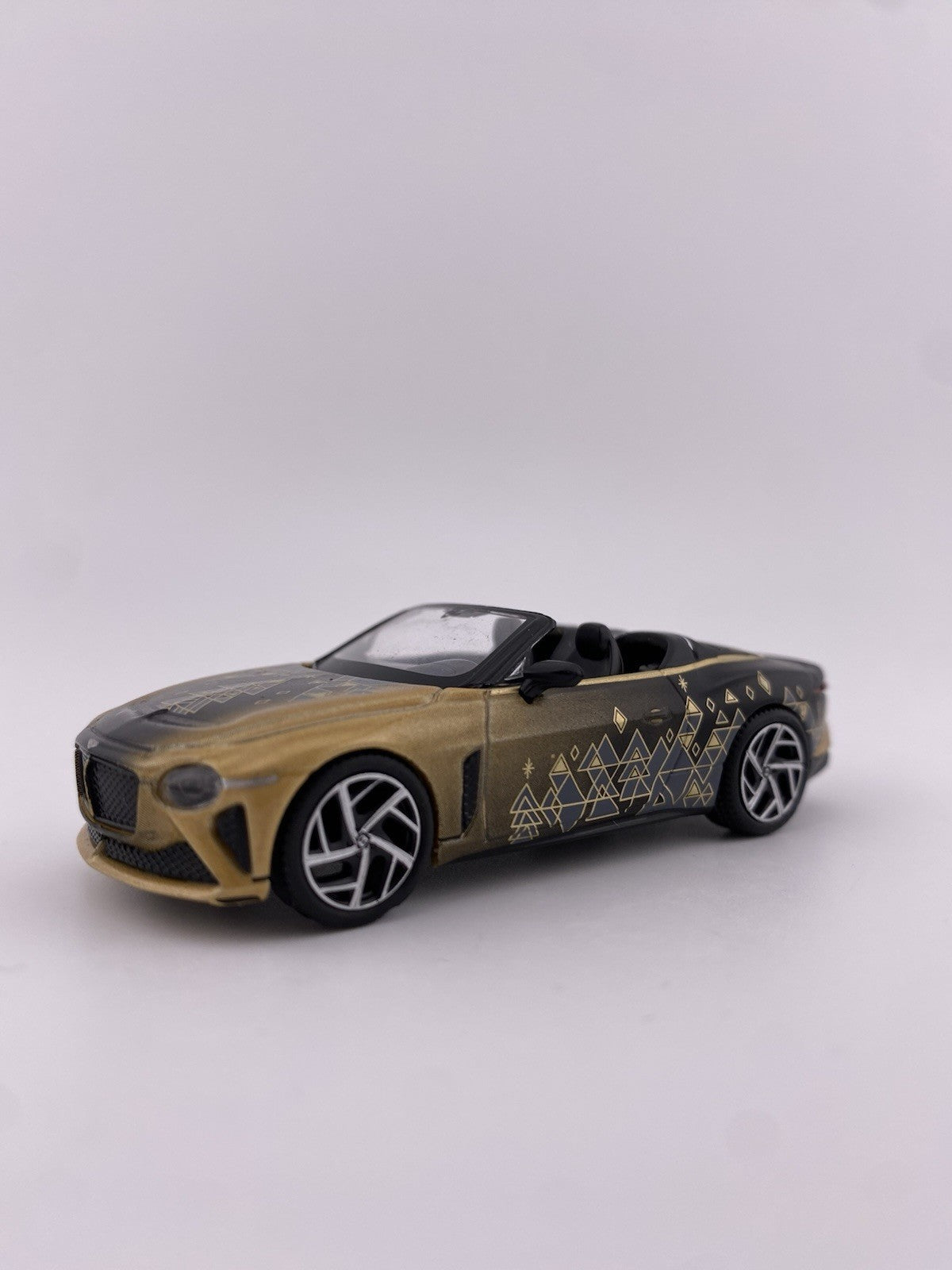 Bentley Mulliner Bacalar Mini GT MGT 00660 2023 Christmas Edition Open Box2