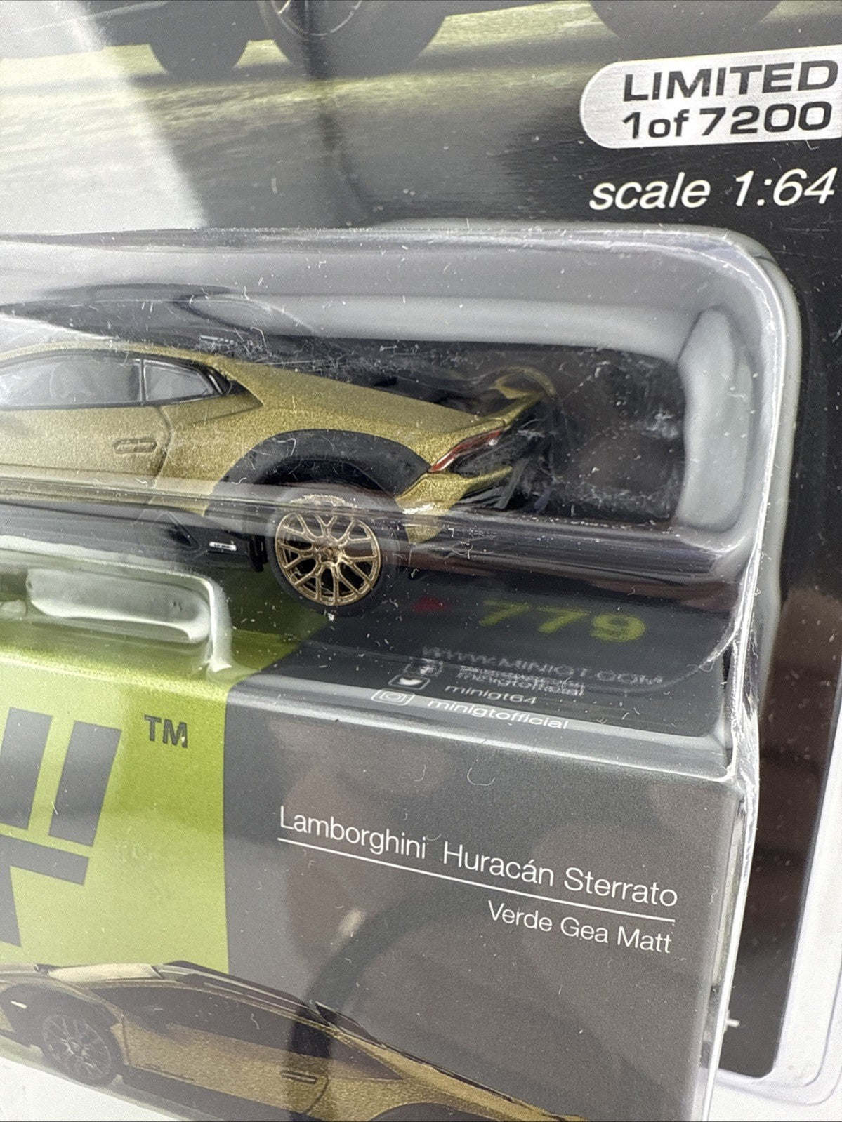 Chase   Lamborghini Huracan Sterrato Verde Gea Matte   Mini GT MGT 007795