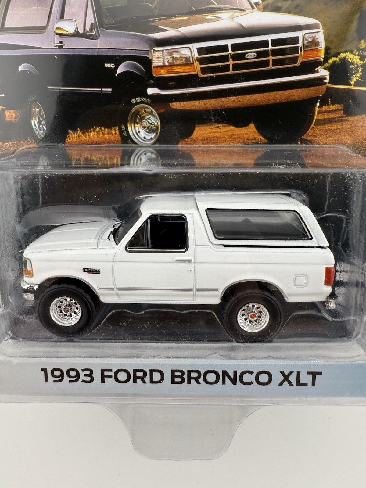1993 Bronco XLT, Oxford White, Hobby Exclusive Greenlight 304524