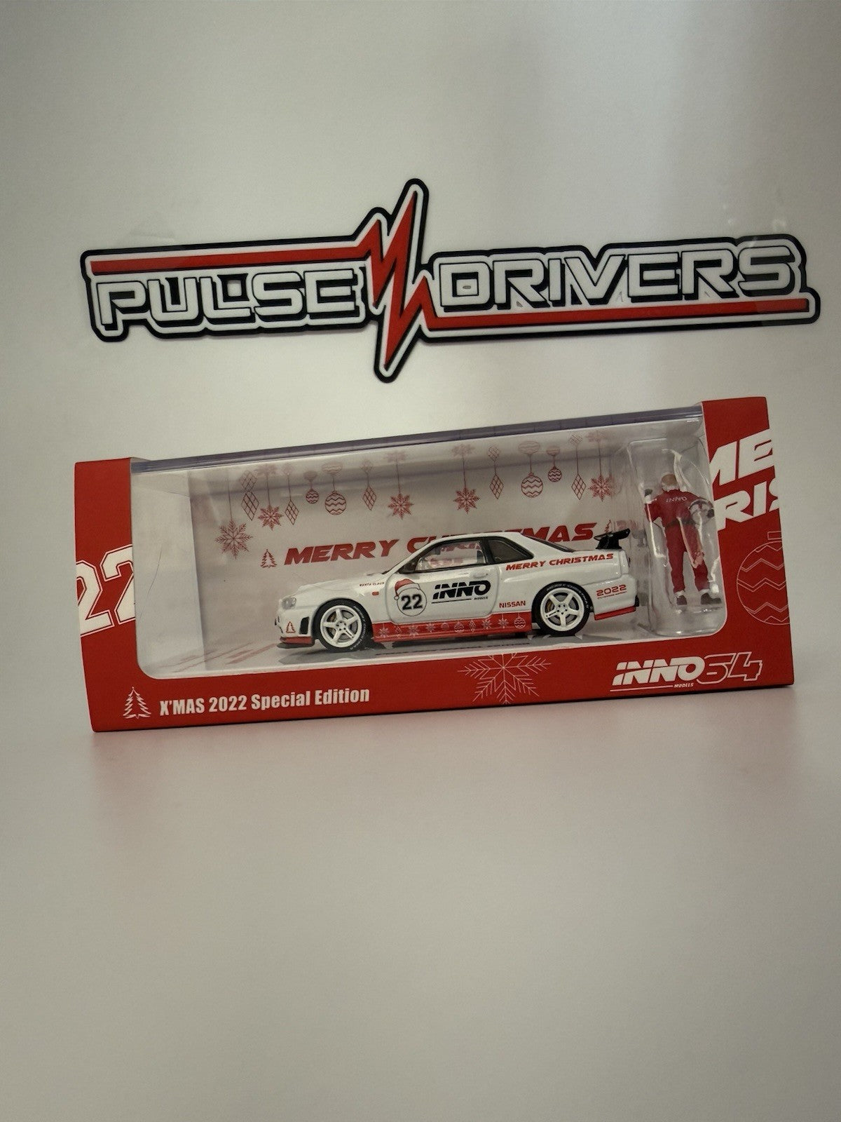 Chase   Nissan Skyline GT R (R34) Red   INNO64 IN64 R34RT XMAS22 Christmas0