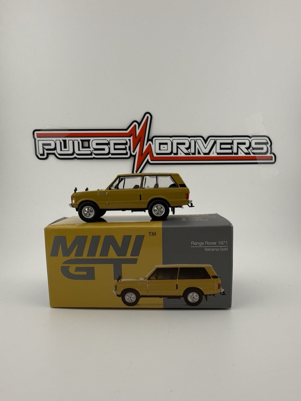 Range Rover 1971 Bahama Gold   Mini GT MGT 00495   Open Box0