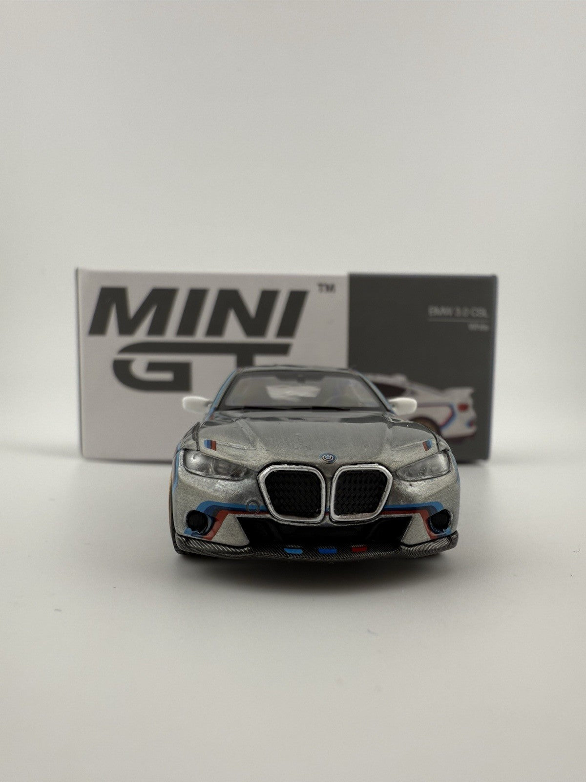 Chase   BMW 3.0 CSL Mini GT MGT 008633