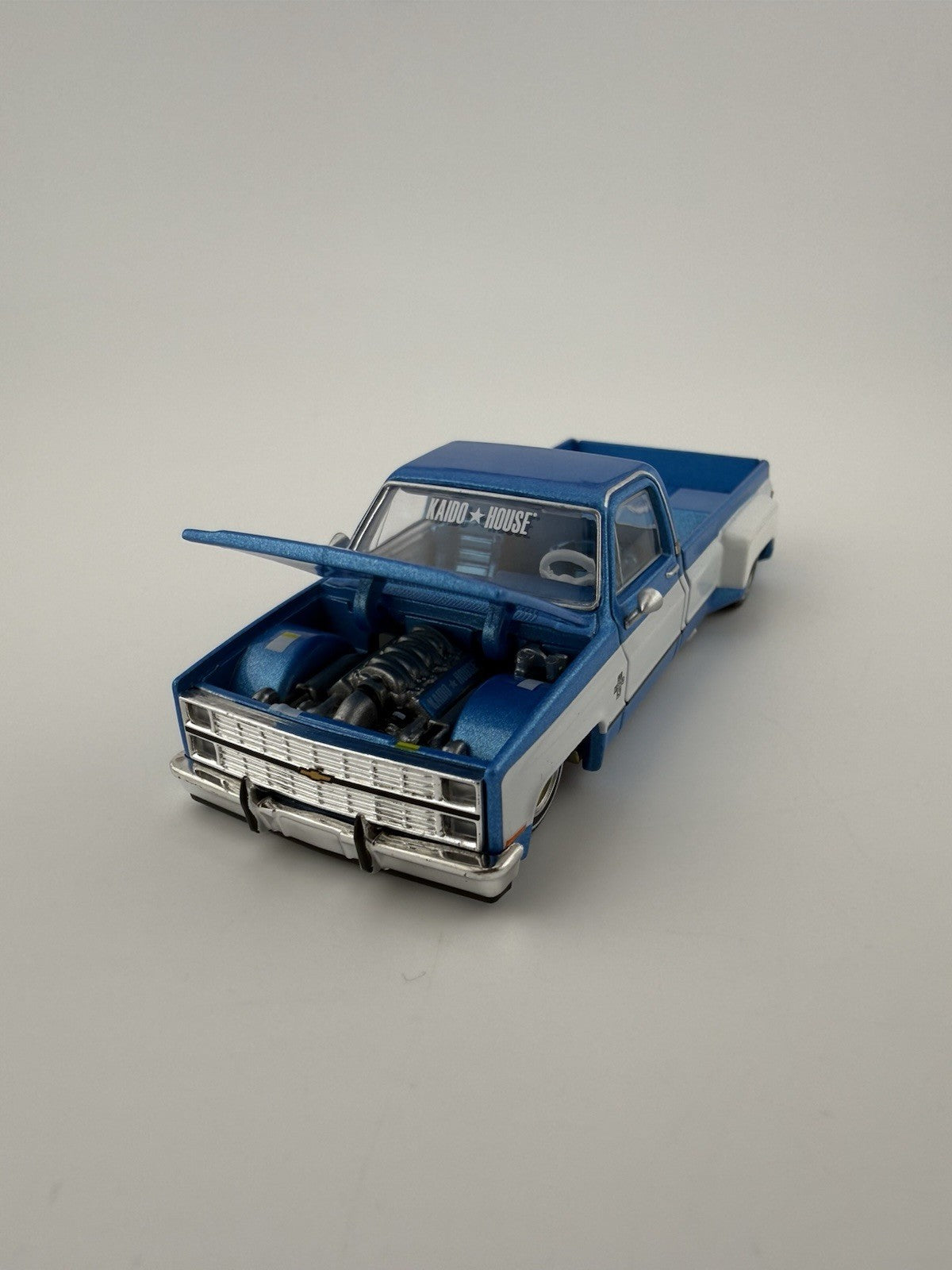 Chevrolet Silverado Dually Vintage Spec V1   Kaido House 192   Open Box3