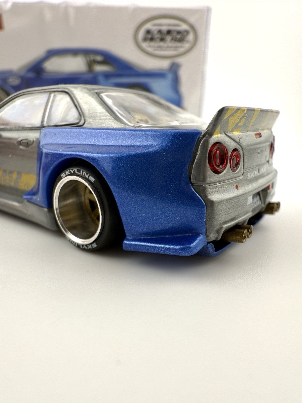 Kaido House x Mini GT Nissan Skyline GT R (R34) Shinjuku V2 KHMG158     CHASE3