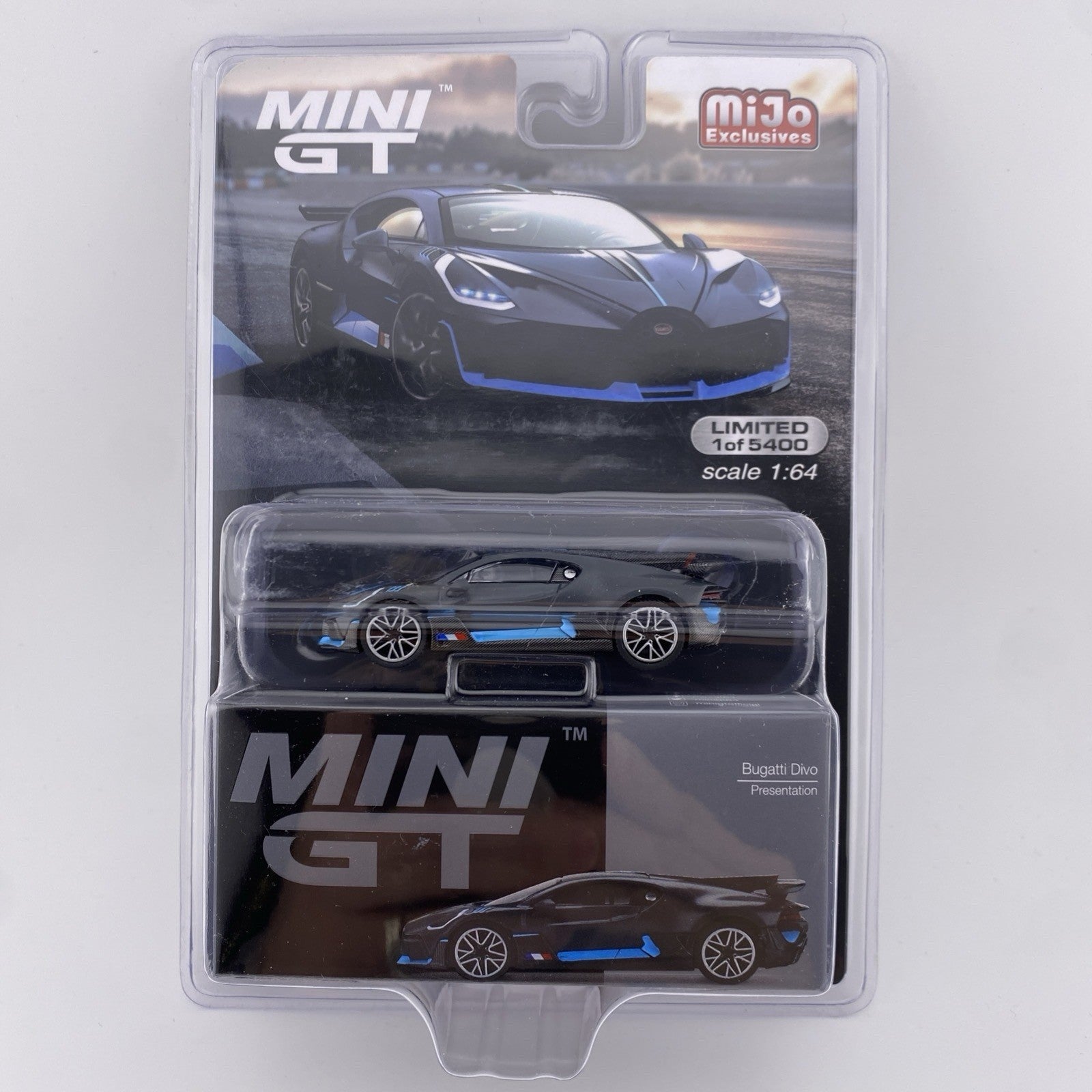 Bugatti Divo Presentation   Mini GT MGT 004741