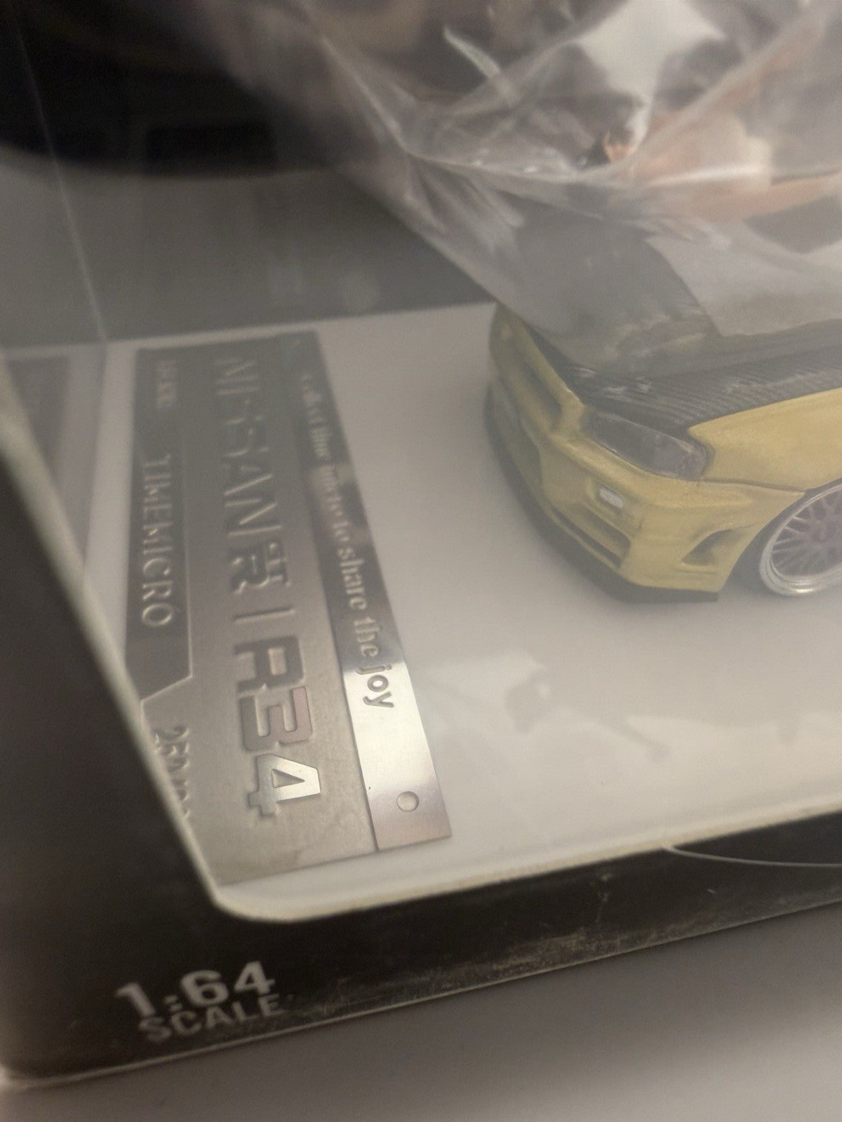 Nissan GTR34 Dark Gold BBS with Figure   Time Micro 1:64 TM643425 13